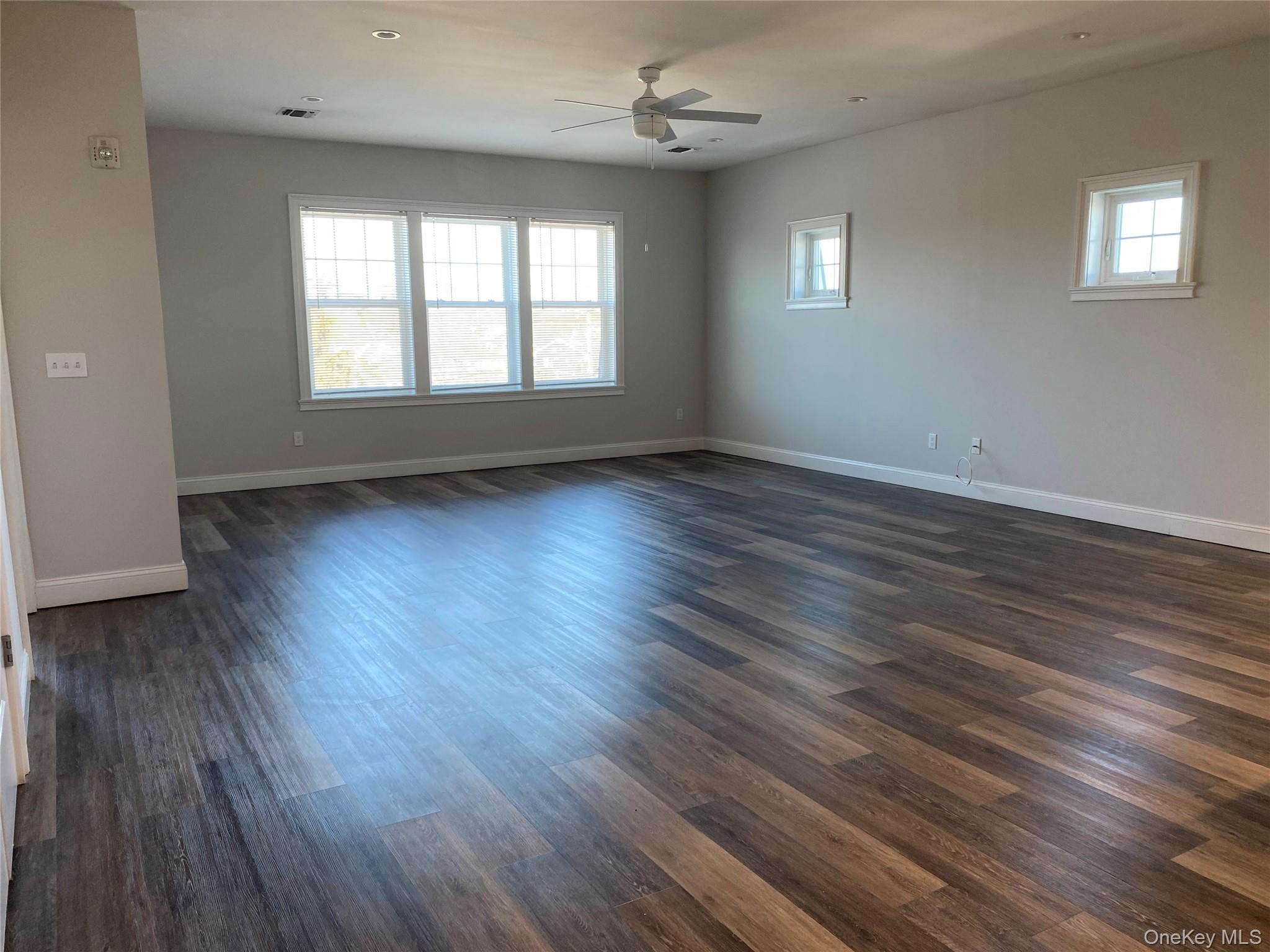 840 Montauk Highway # 3C, Copiague, NY 11726