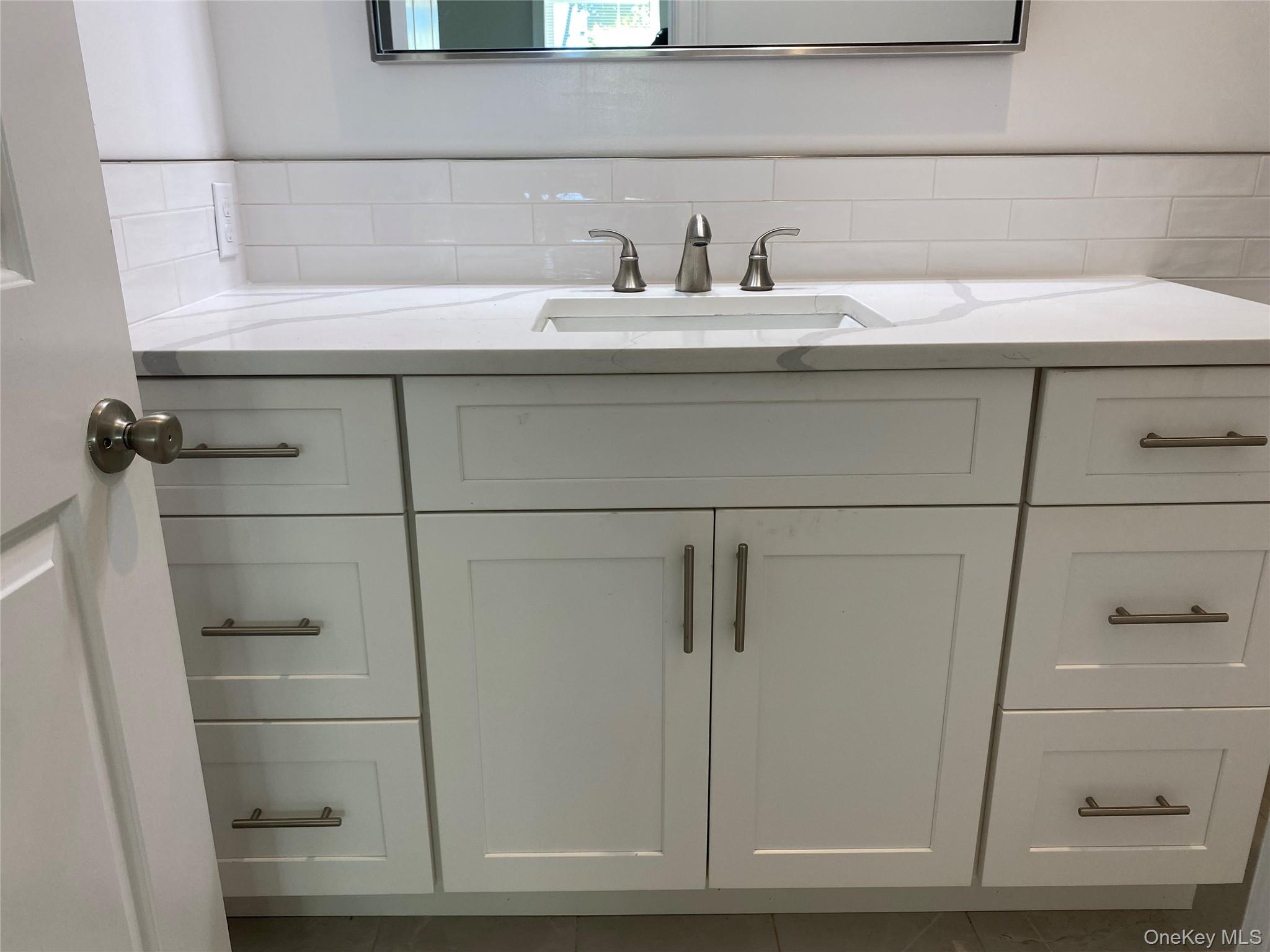 840 Montauk Highway # 3C, Copiague, NY 11726