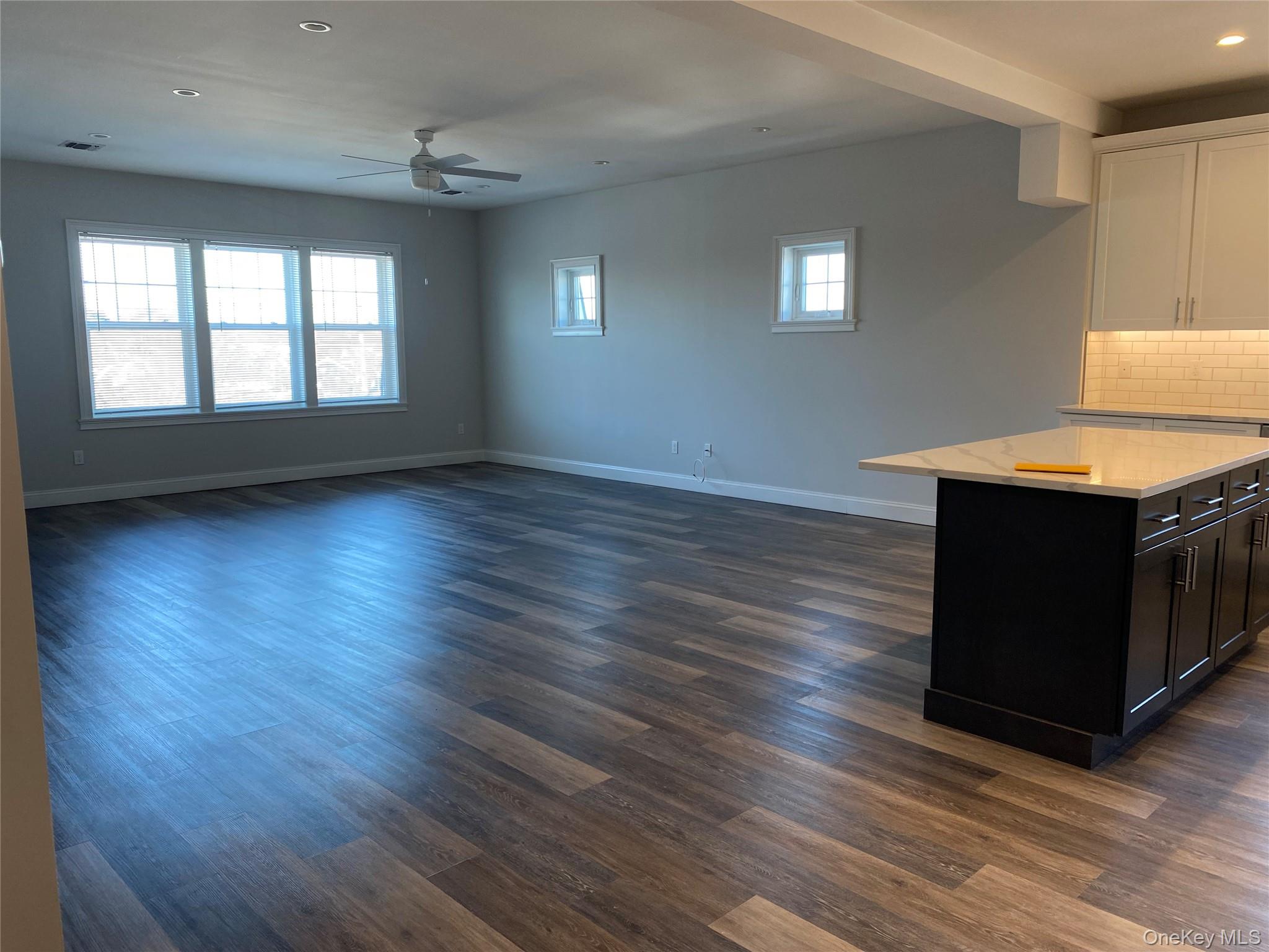 840 Montauk Highway # 3C, Copiague, NY 11726