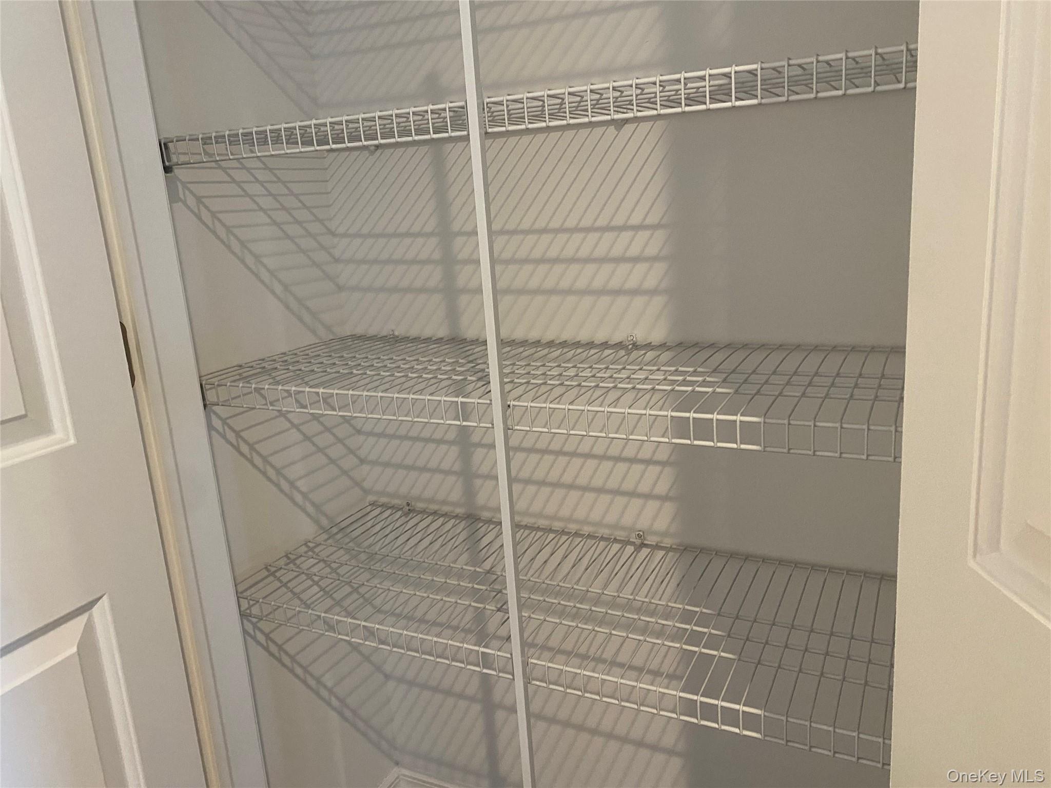 840 Montauk Highway # 3C, Copiague, NY 11726