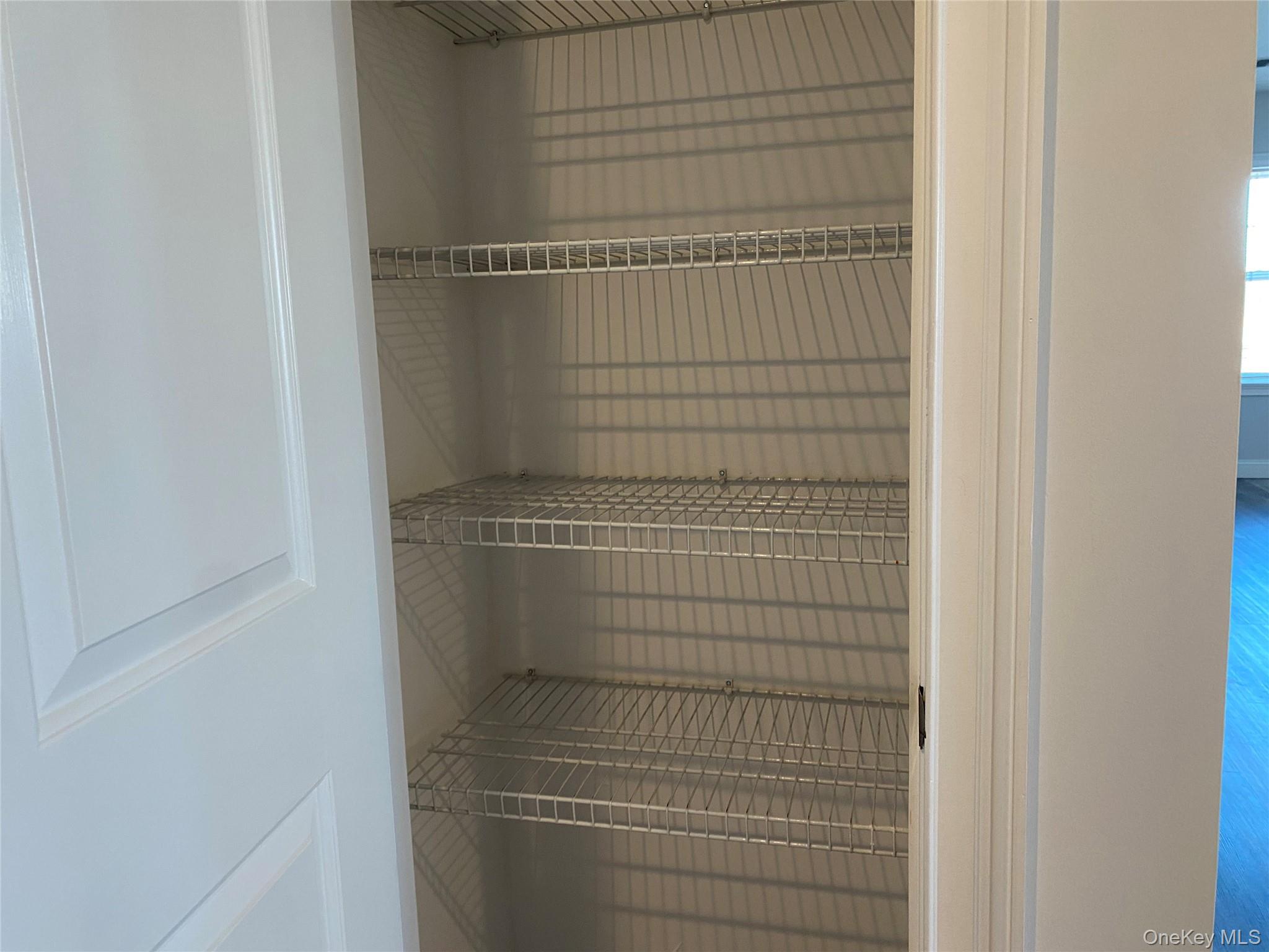 840 Montauk Highway # 3C, Copiague, NY 11726