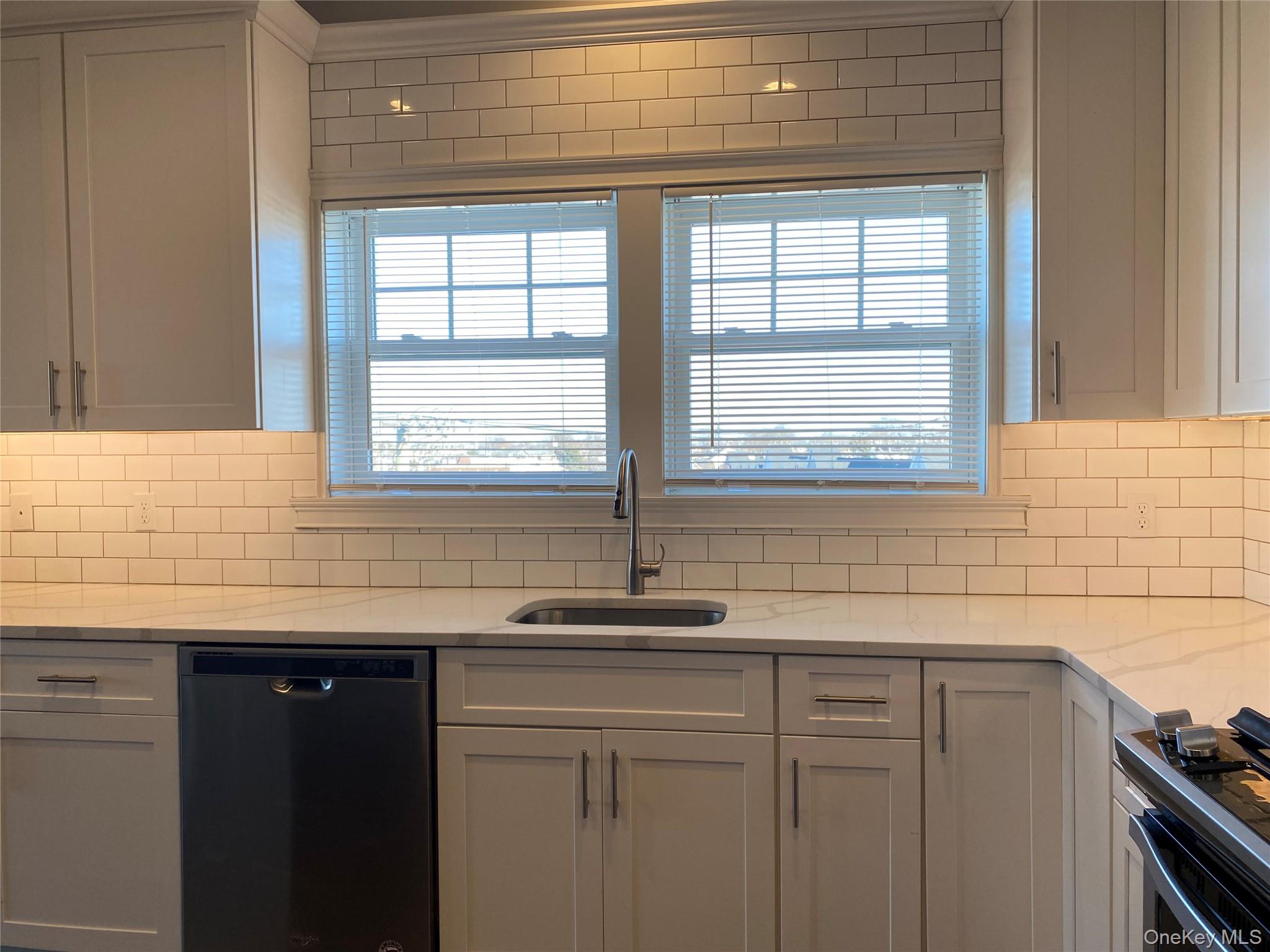 840 Montauk Highway # 3C, Copiague, NY 11726