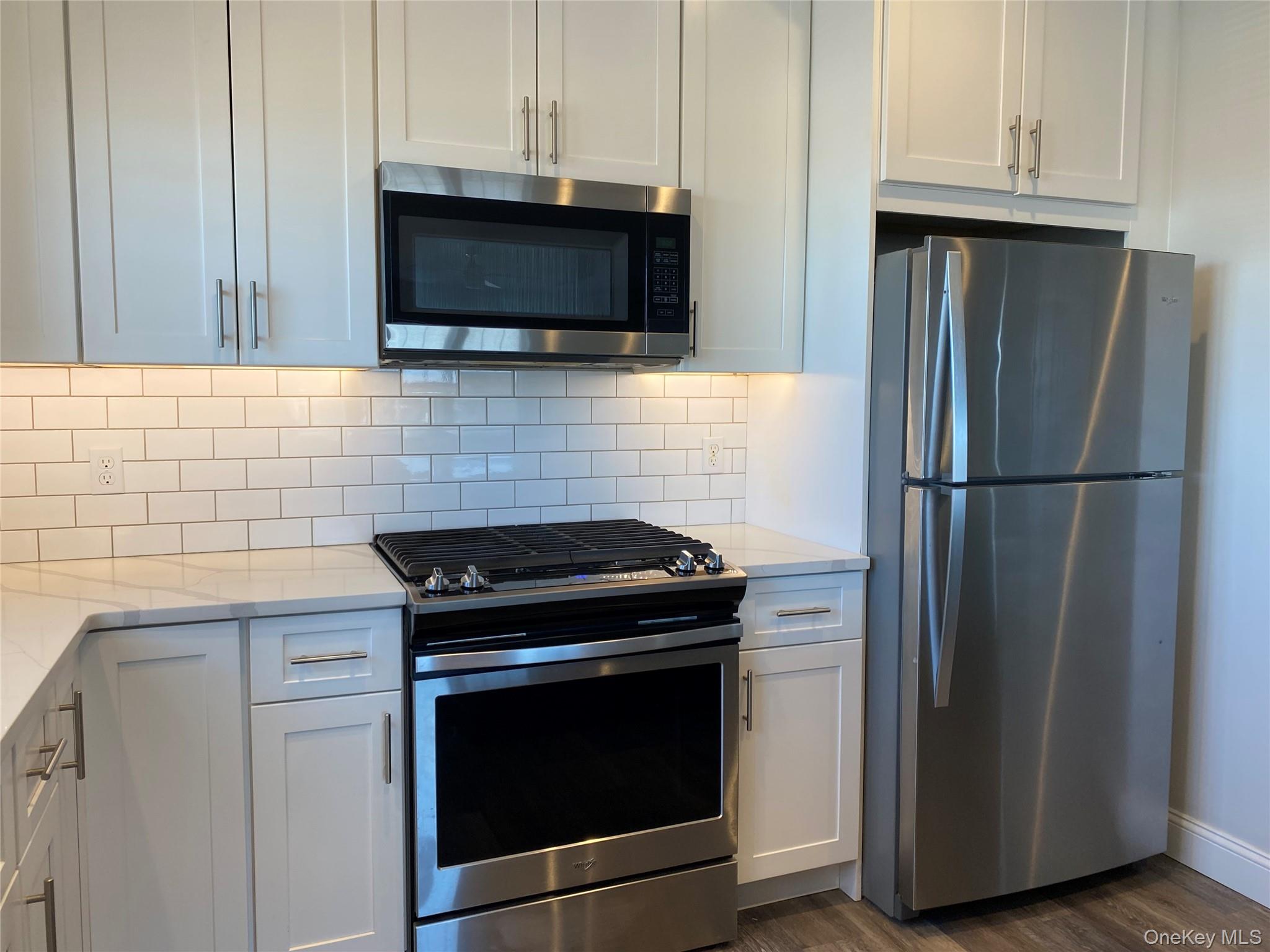 840 Montauk Highway # 3C, Copiague, NY 11726