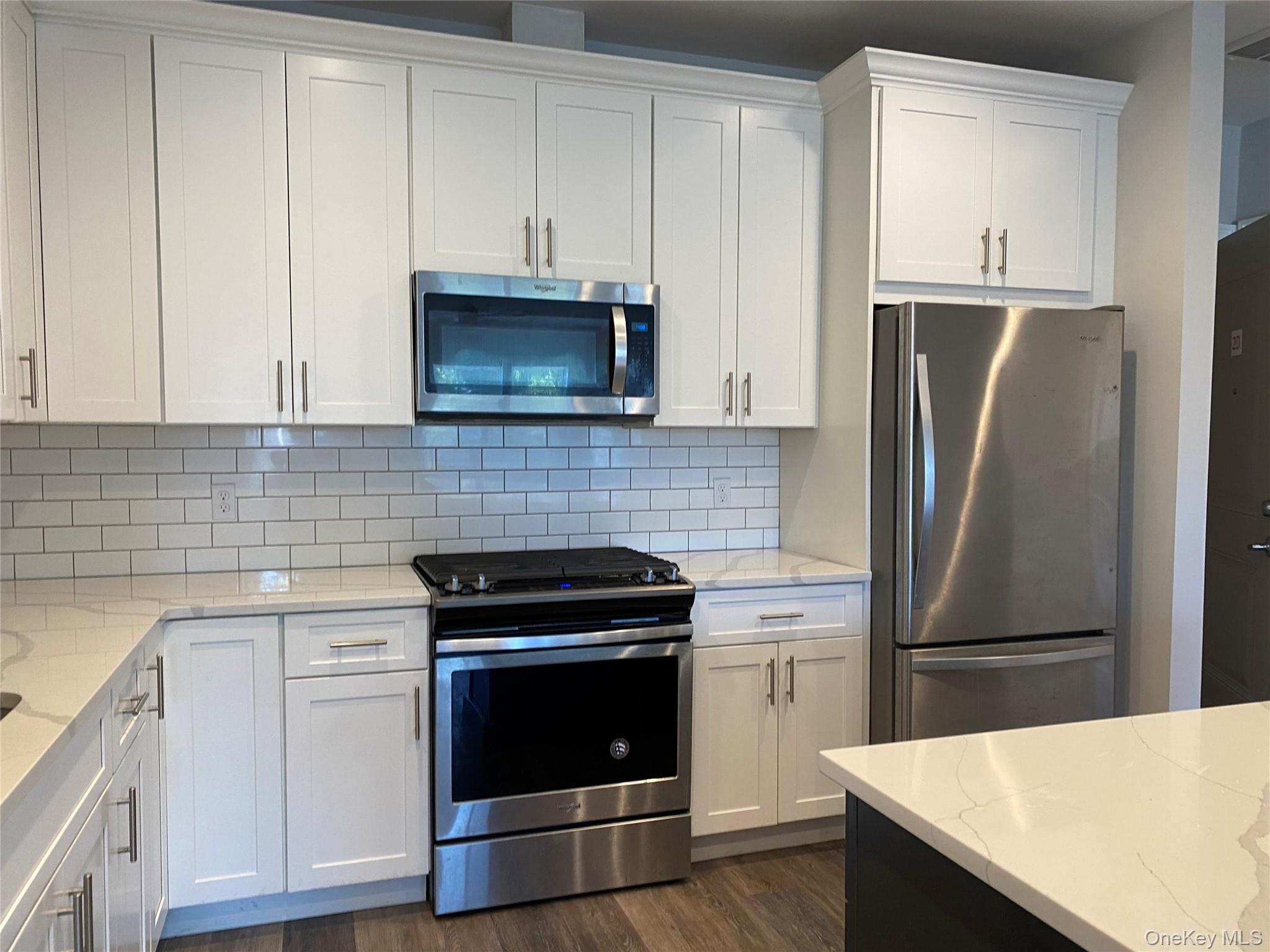 840 Montauk Highway # 3C, Copiague, NY 11726