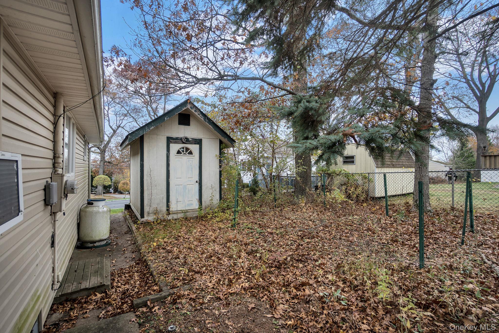 8 evergreen Road, Rocky Point, NY 11778