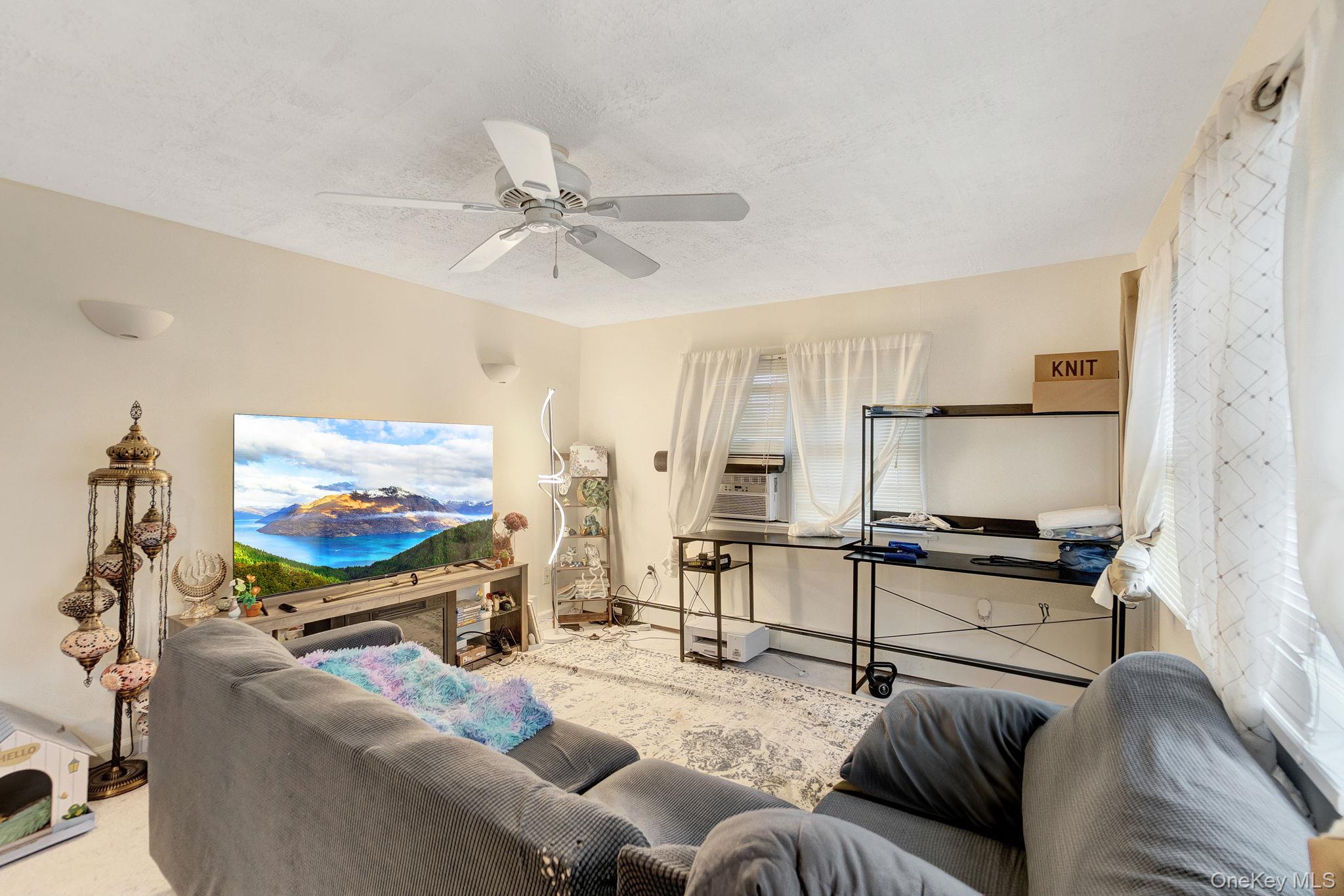 8 evergreen Road, Rocky Point, NY 11778