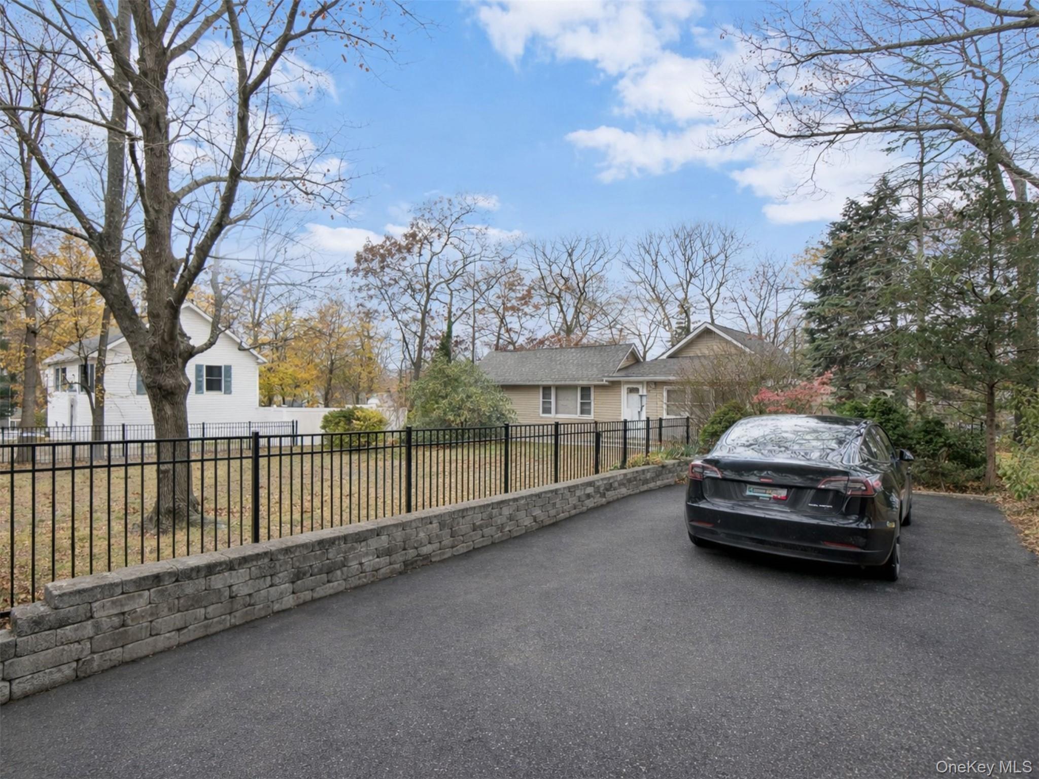 8 Evergreen Road, Rocky Point, NY 11778