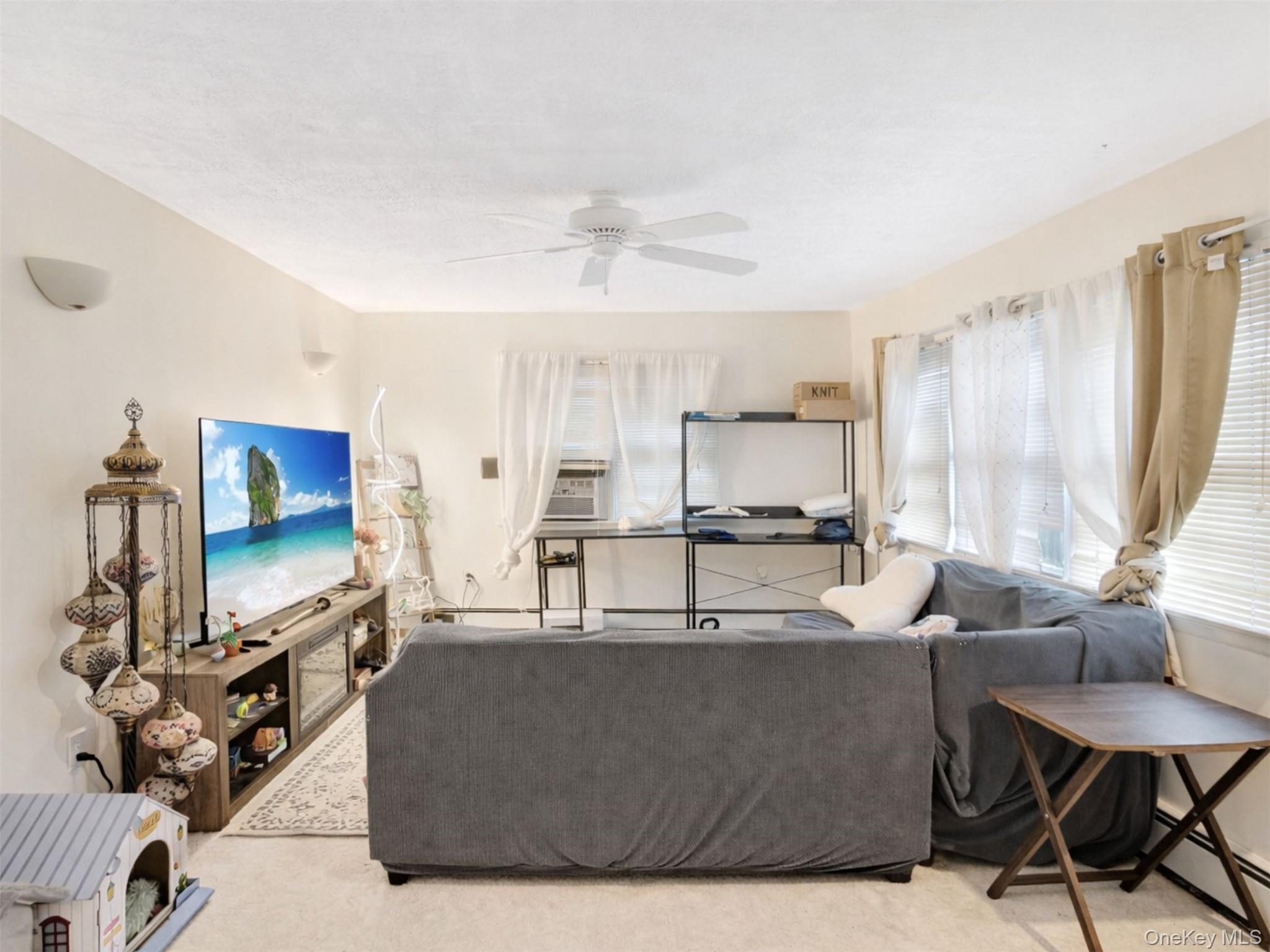 8 Evergreen Road, Rocky Point, NY 11778