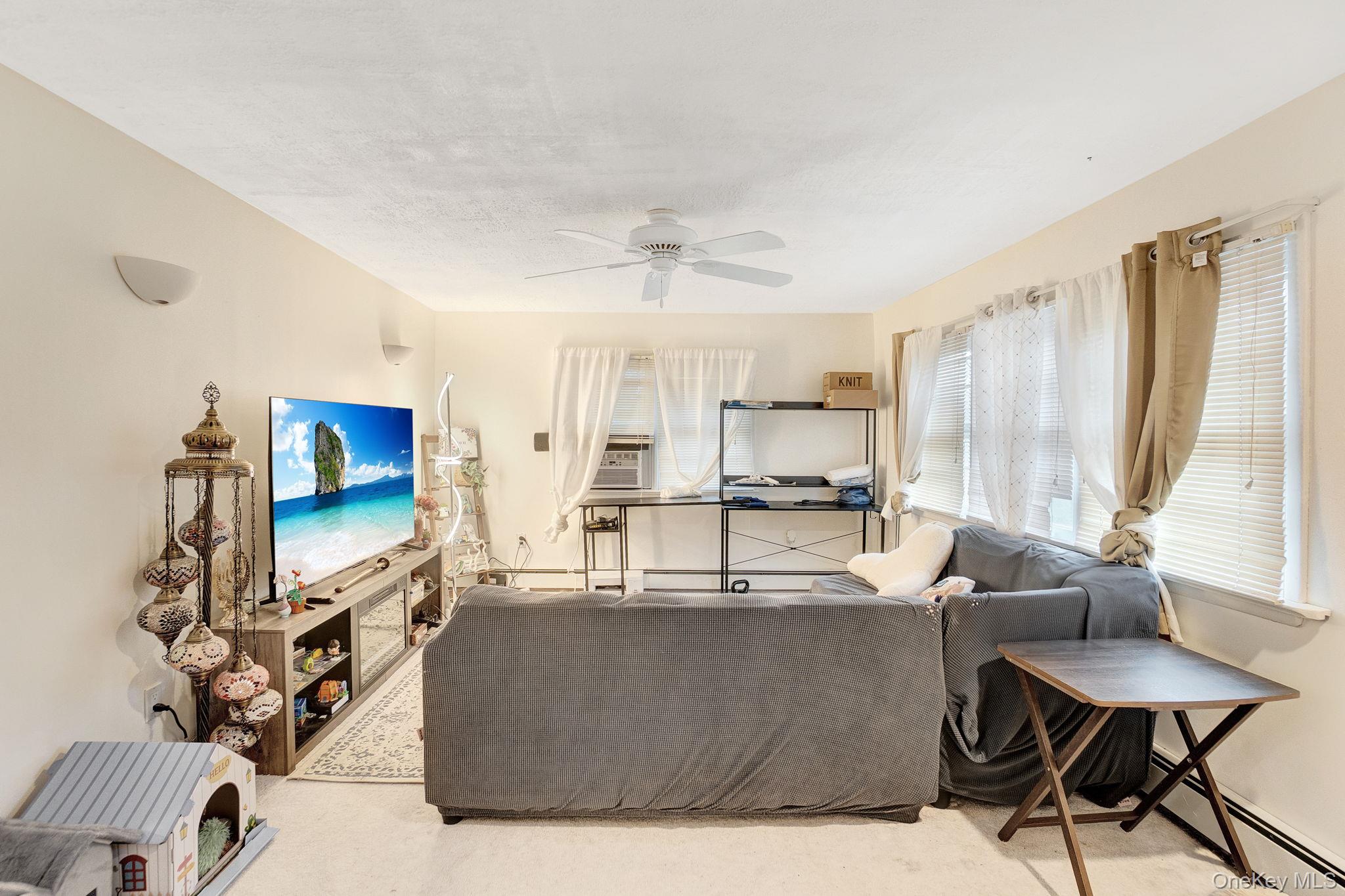 8 evergreen Road, Rocky Point, NY 11778