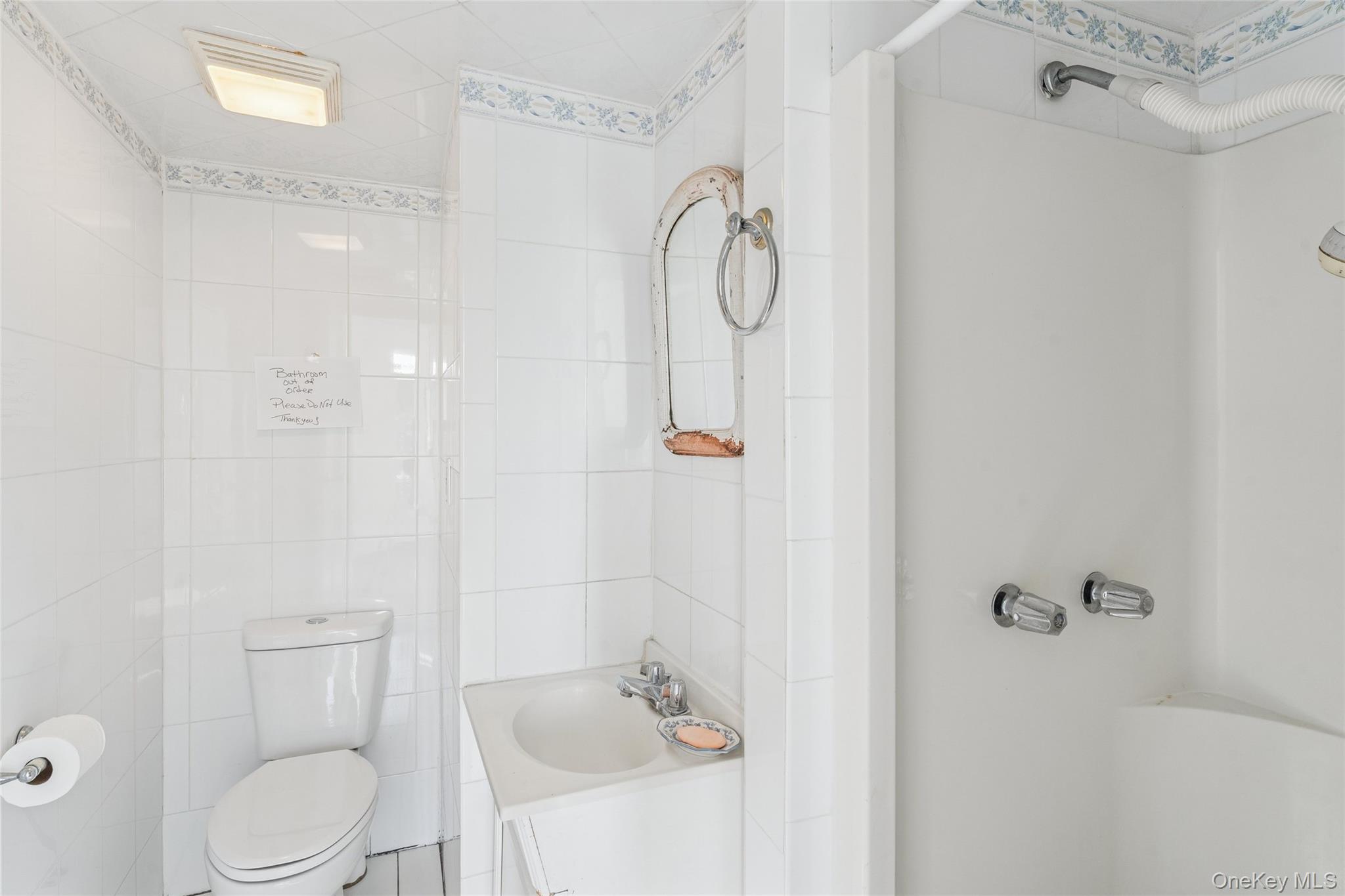 6 Last Lane, Hampton Bays, NY 11946