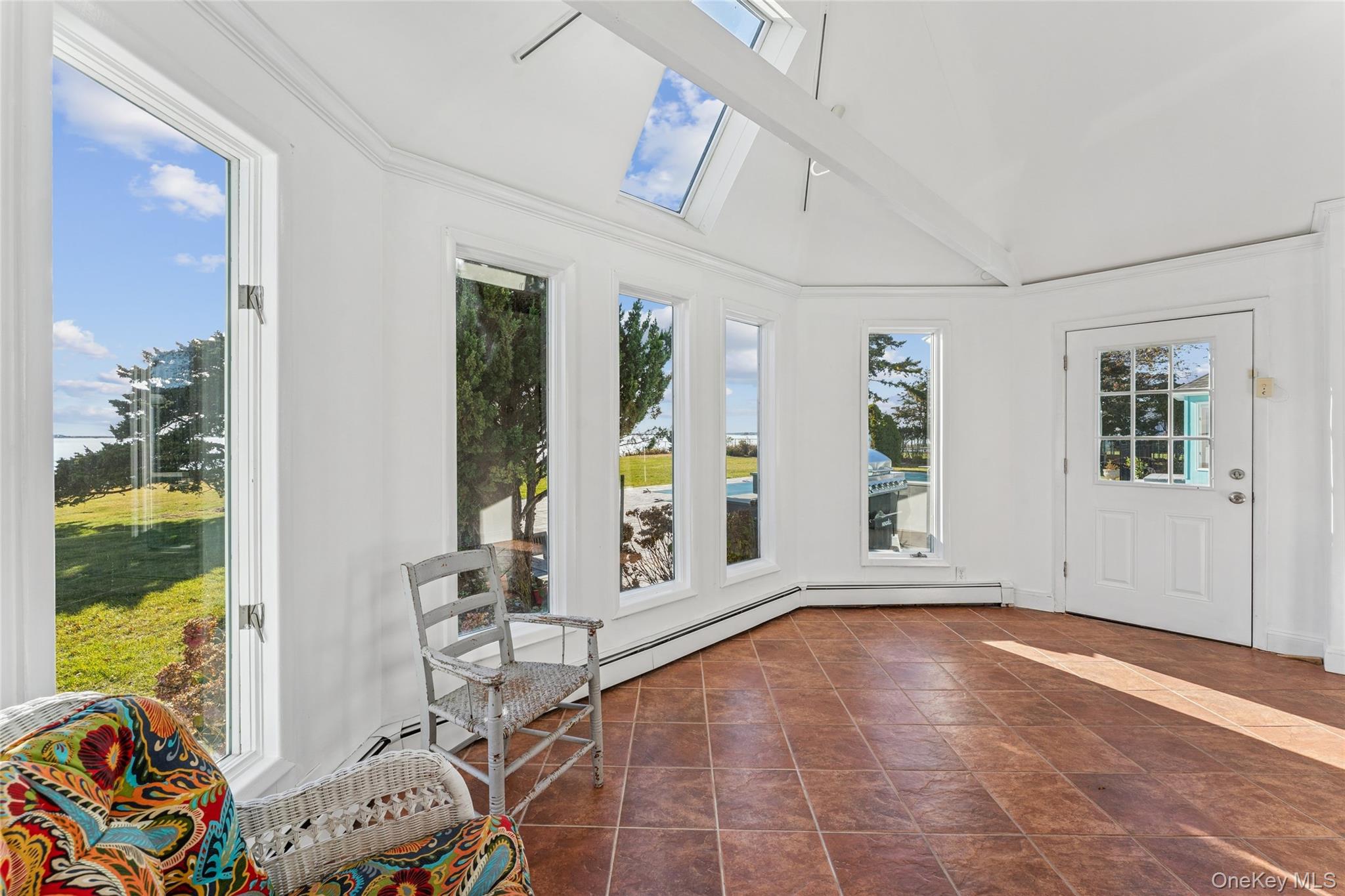 6 Last Lane, Hampton Bays, NY 11946