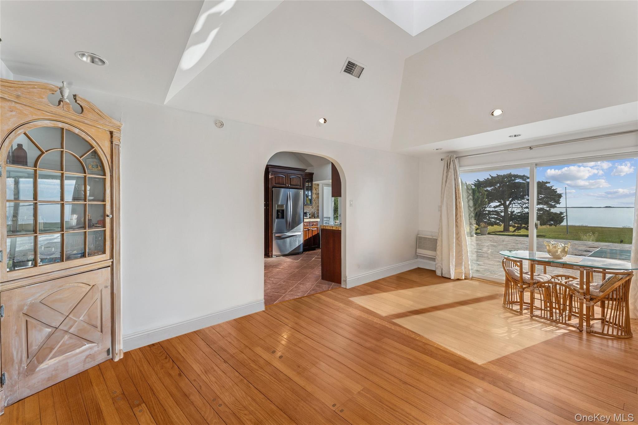 6 Last Lane, Hampton Bays, NY 11946