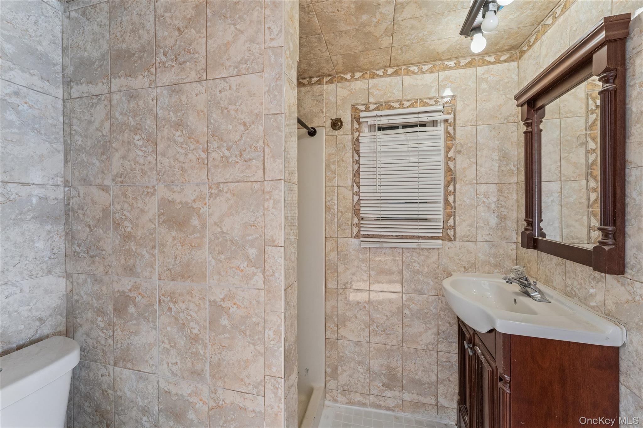 6 Last Lane, Hampton Bays, NY 11946