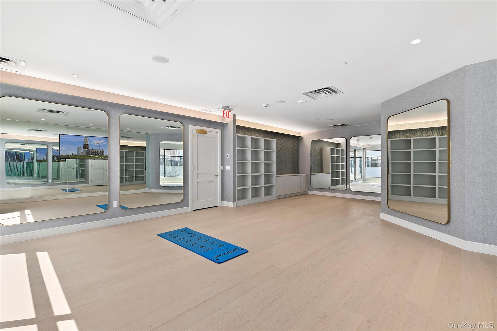 695 Merrick Avenue # 332, Westbury, NY 11590