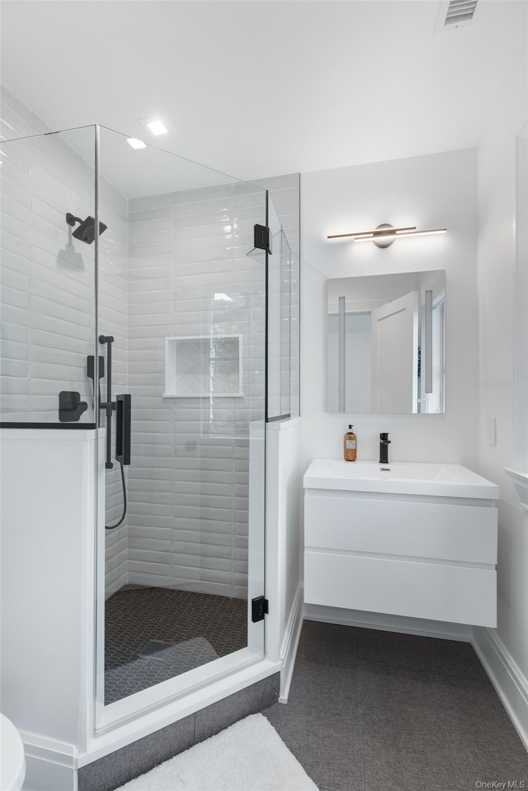 16 Myrtledale Road, Scarsdale, NY 10583