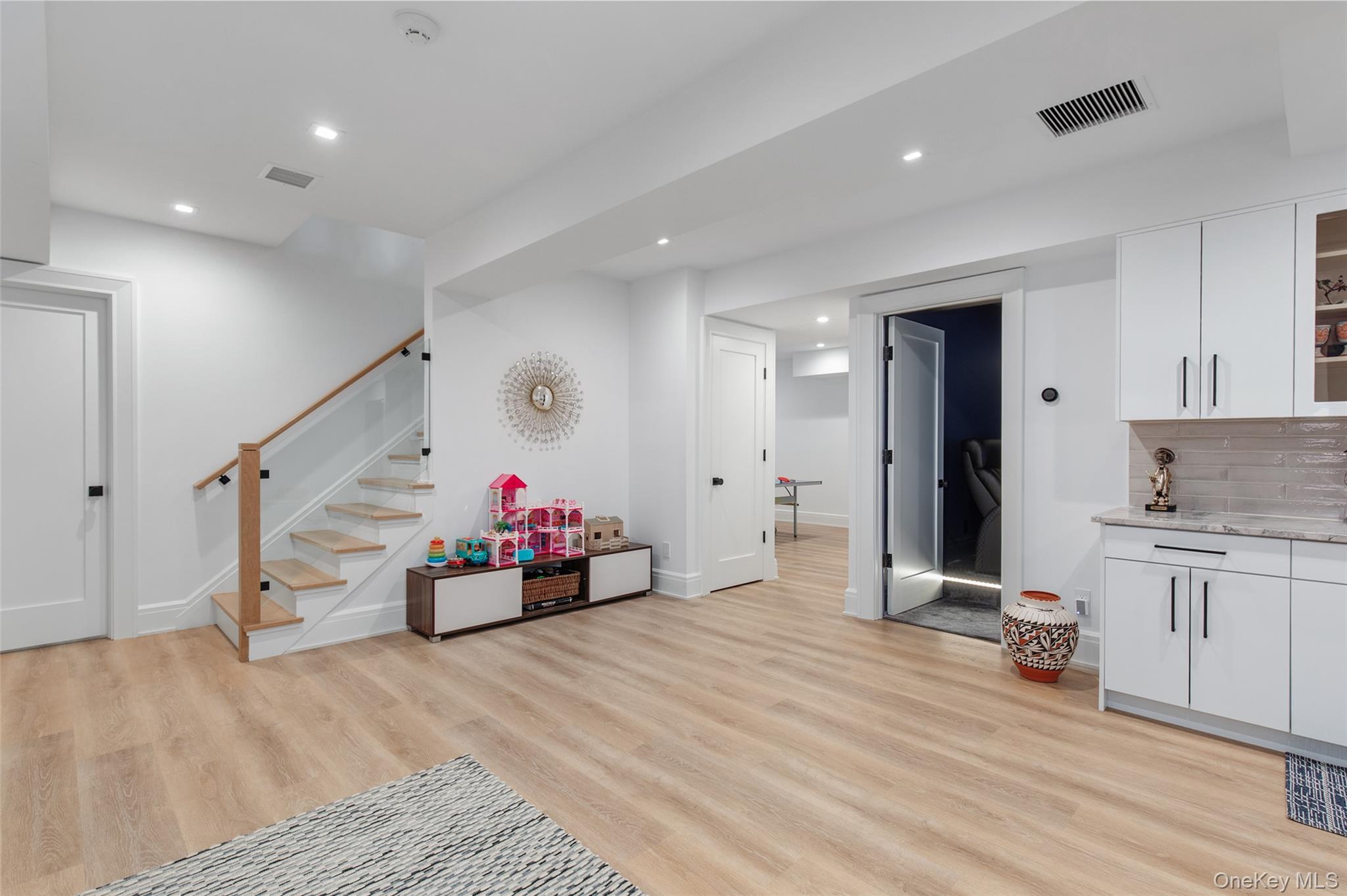 16 Myrtledale Road, Scarsdale, NY 10583