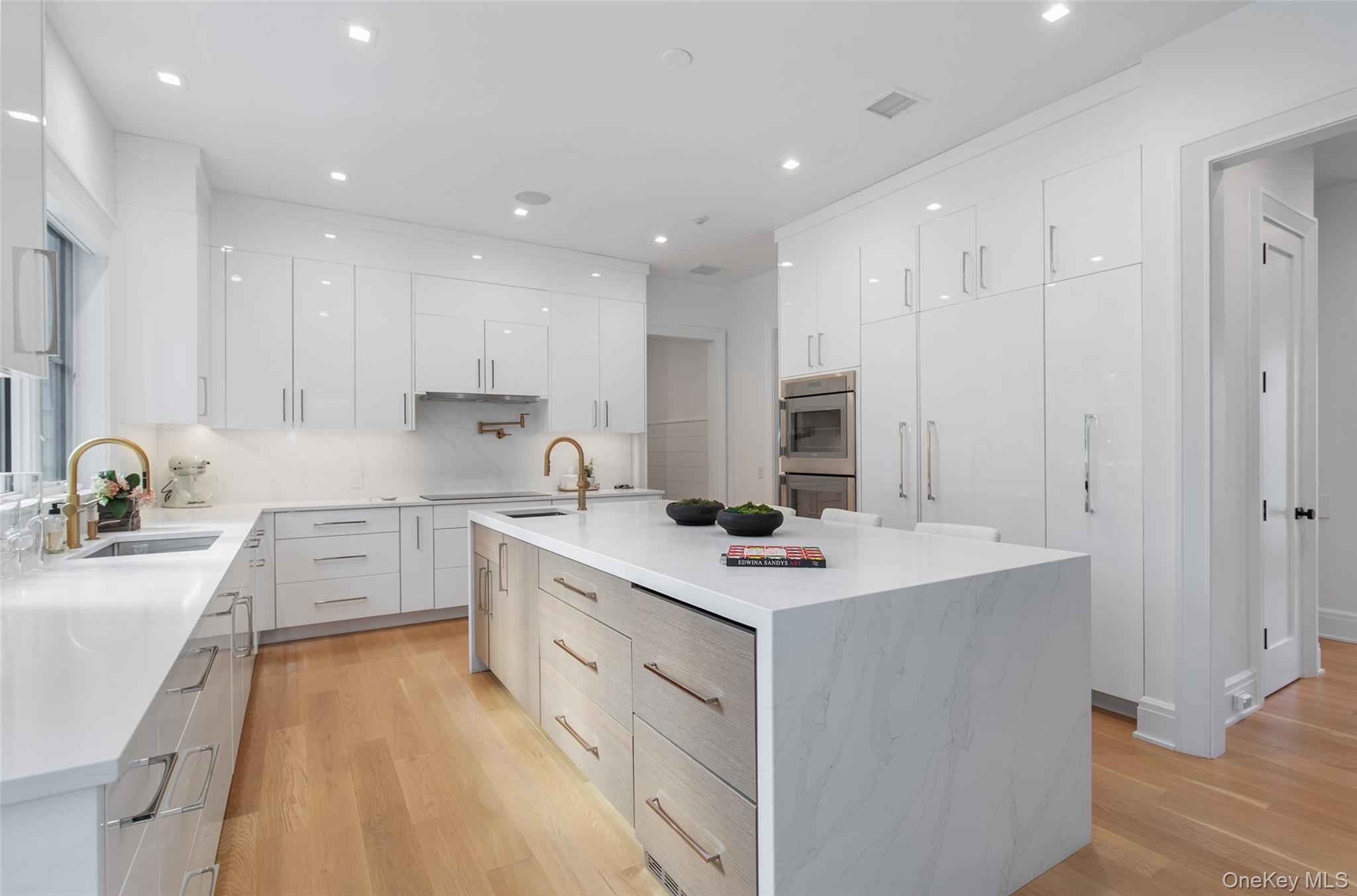 16 Myrtledale Road, Scarsdale, NY 10583