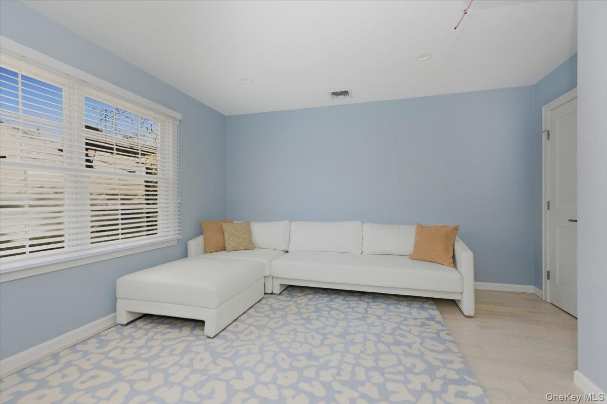 1697 Bay Boulevard, Atlantic Beach, NY 11509