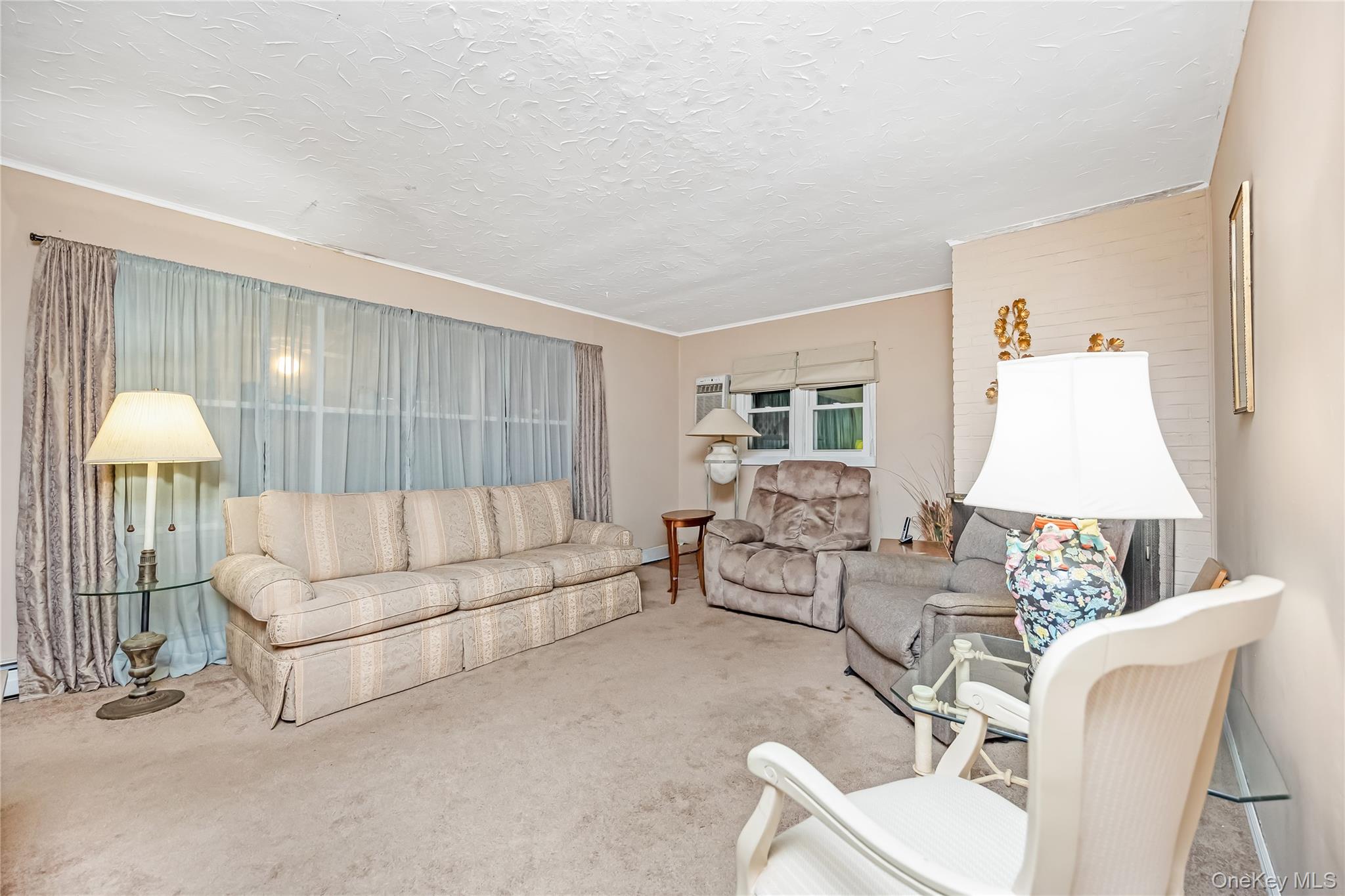 4 Florida Avenue, Copiague, NY 11726