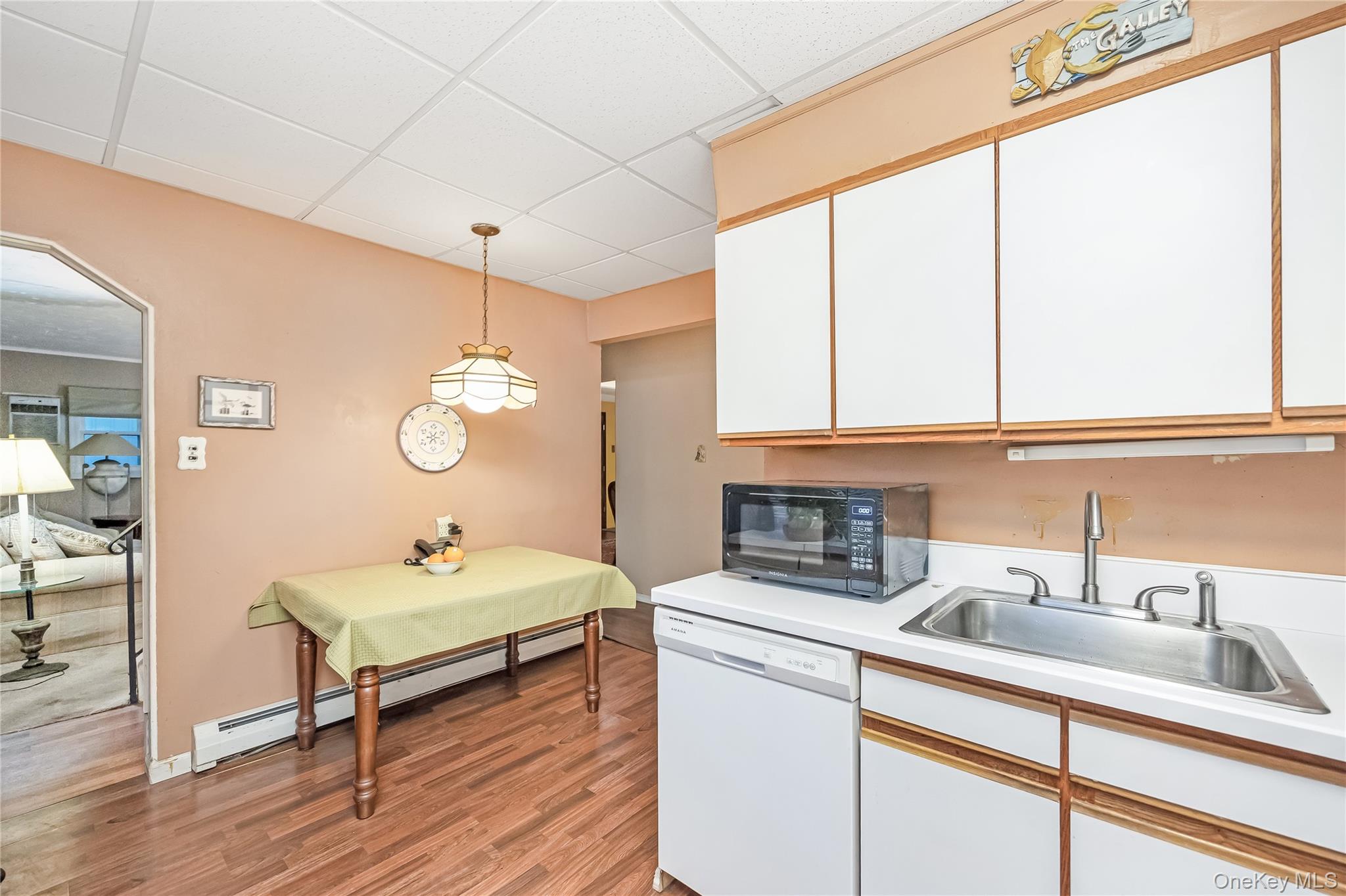 4 Florida Avenue, Copiague, NY 11726