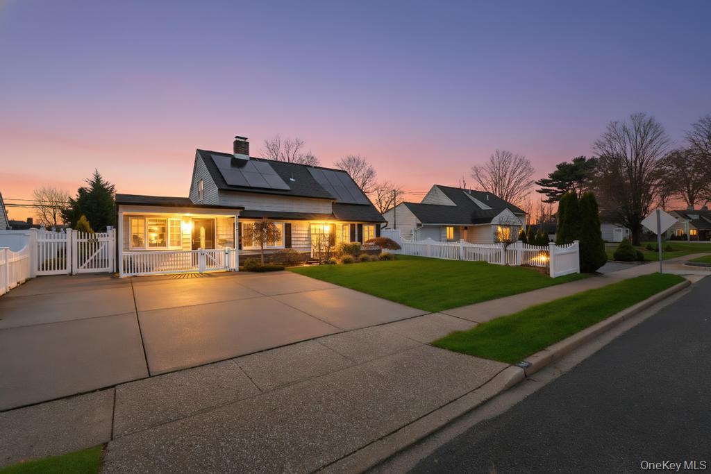 143 Blacksmith Road E, Levittown, NY 11756