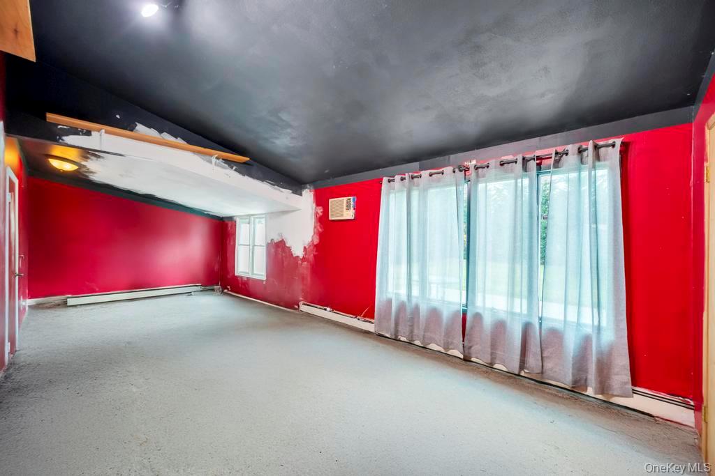 143 Blacksmith Road E, Levittown, NY 11756