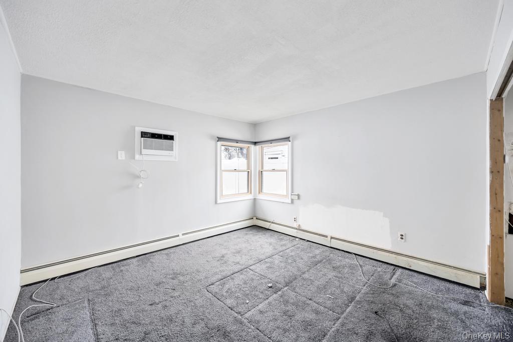 143 Blacksmith Road E, Levittown, NY 11756