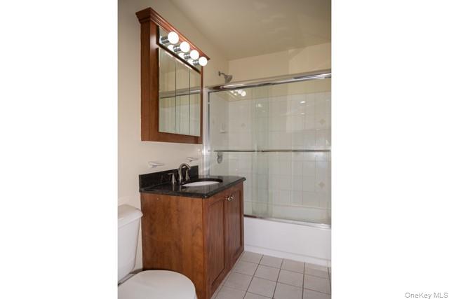 387C Great East Neck Road # 387C, West Babylon, NY 11704