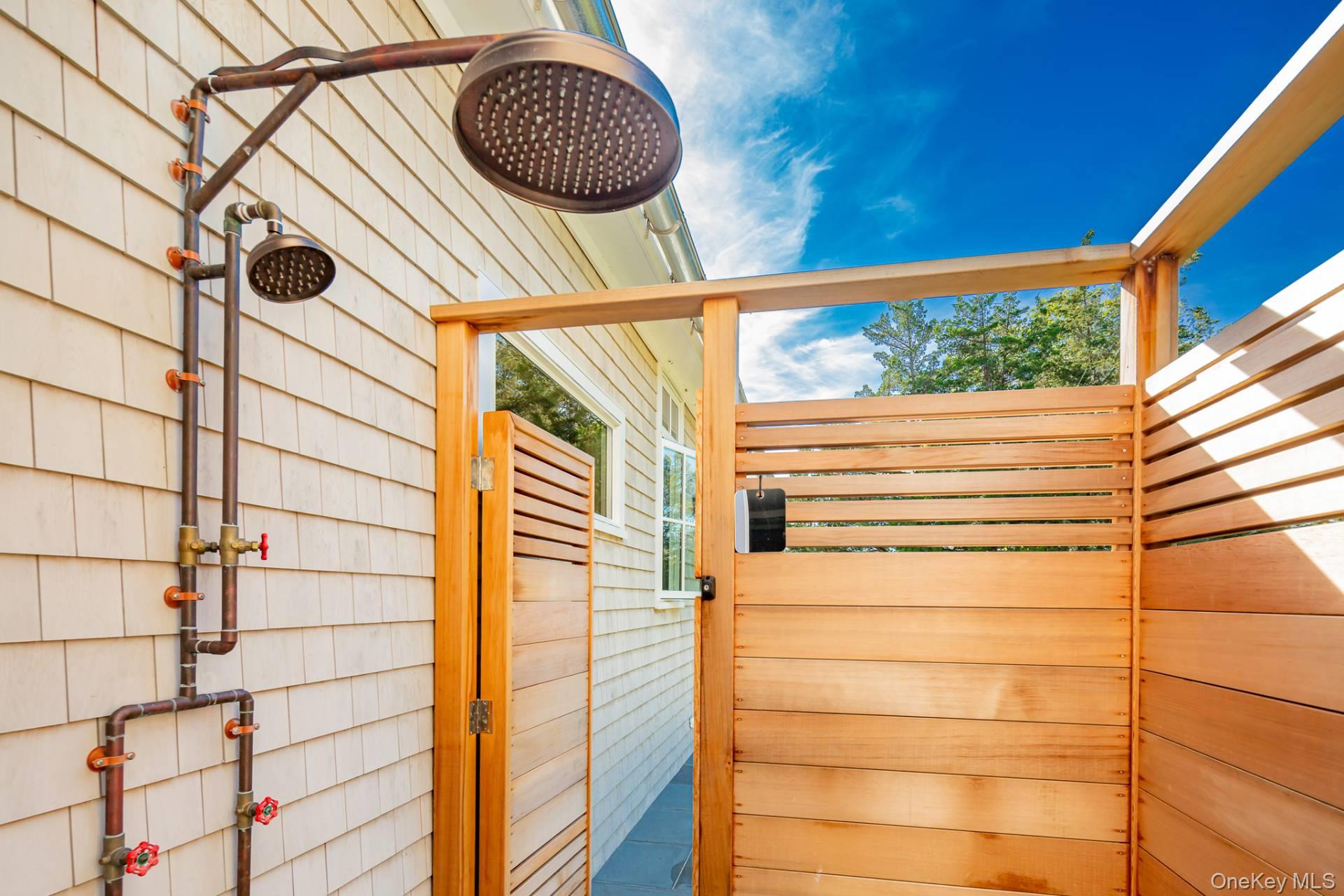 539 Noyack Road, Southampton, NY 11968