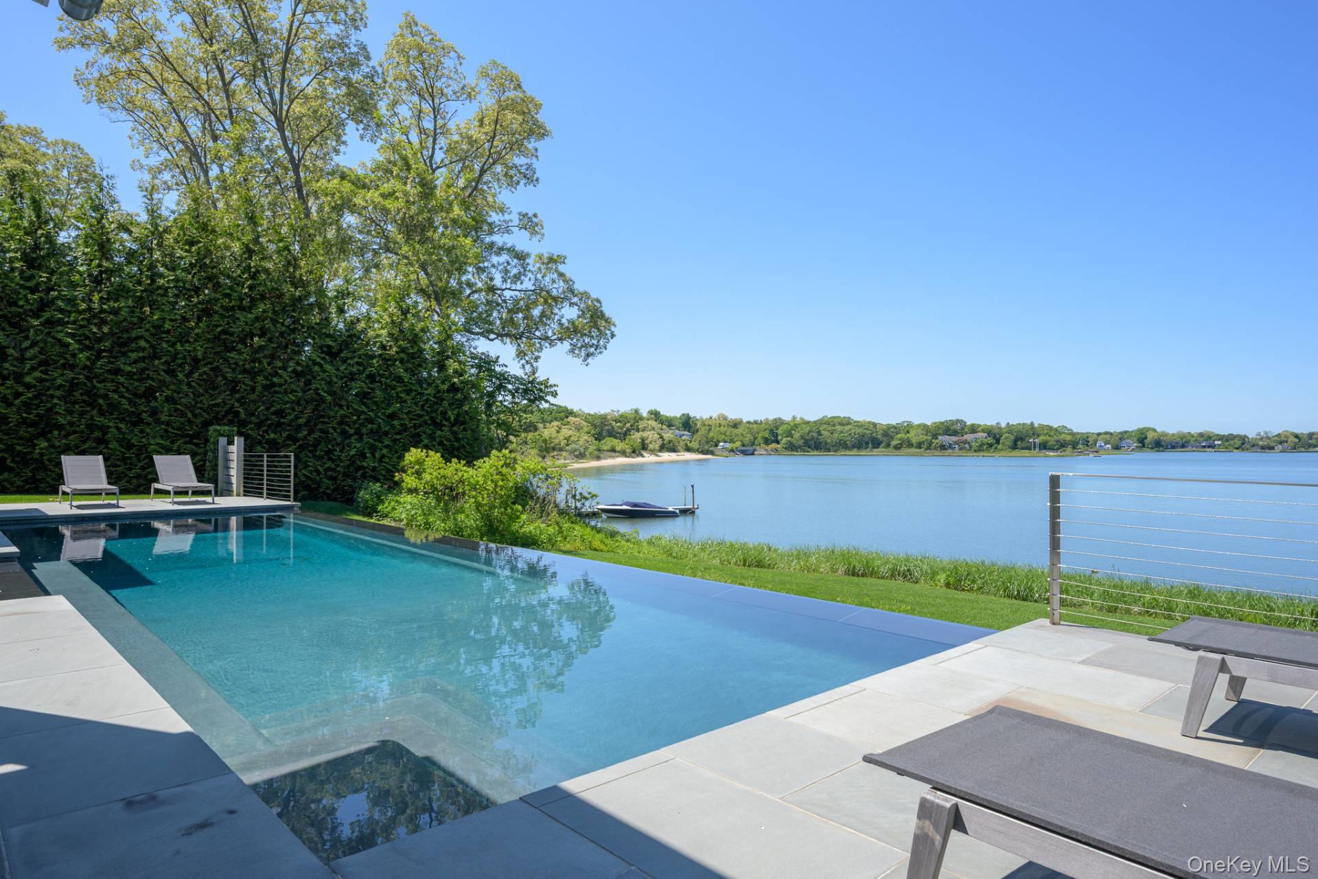 539 Noyack Road, Southampton, NY 11968