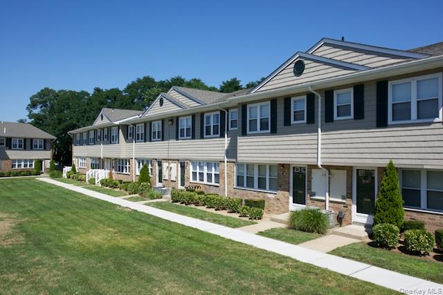 1355 Roanoke Avenue # 11RG, Riverhead, NY 11901