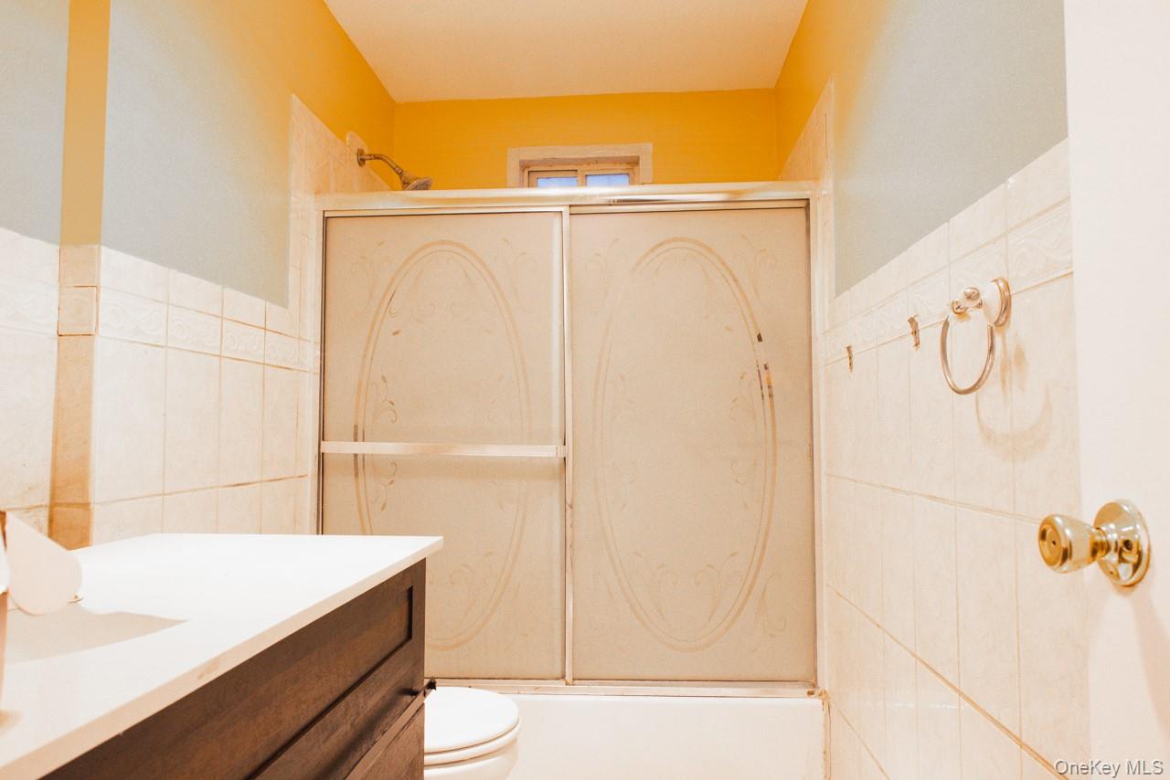 1322 Barry Drive S, Valley Stream, NY 11580