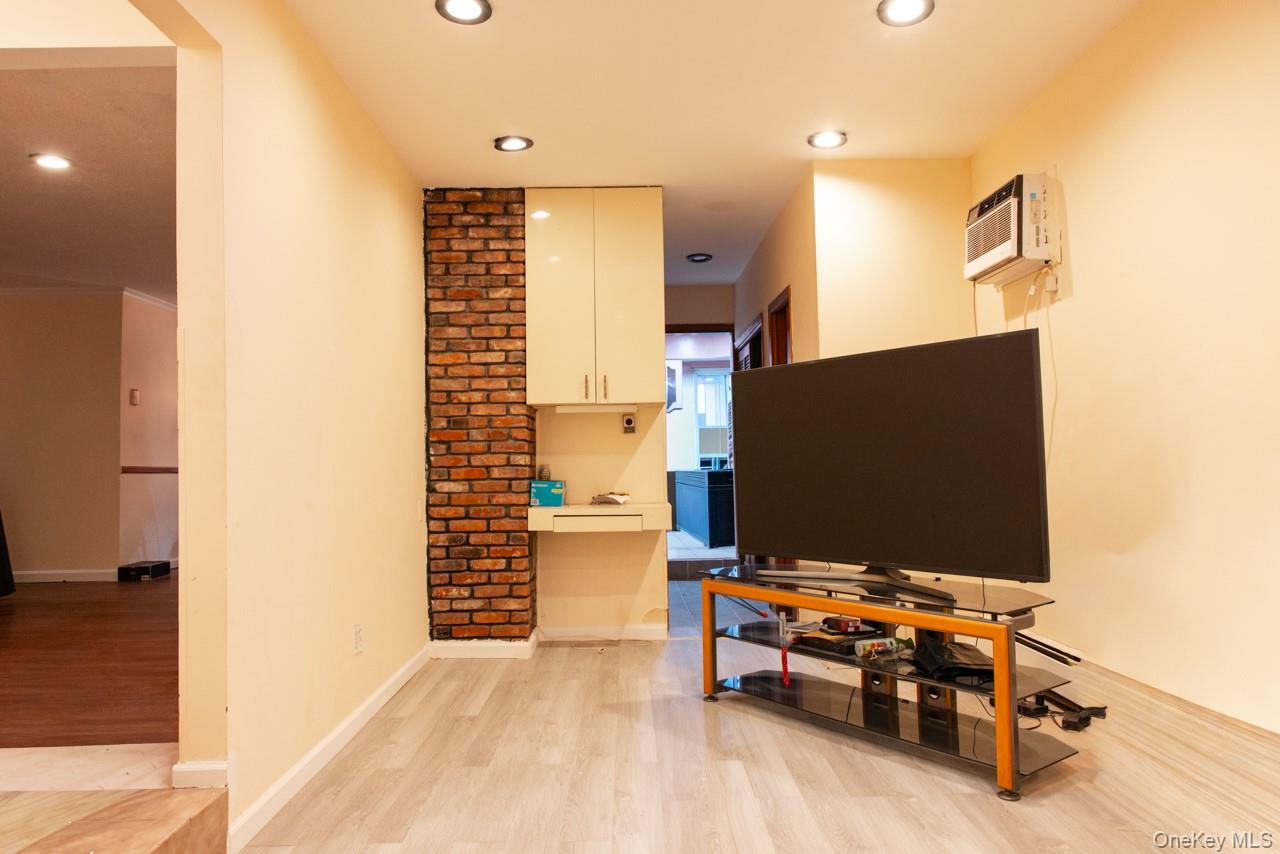 1322 Barry Drive S, Valley Stream, NY 11580