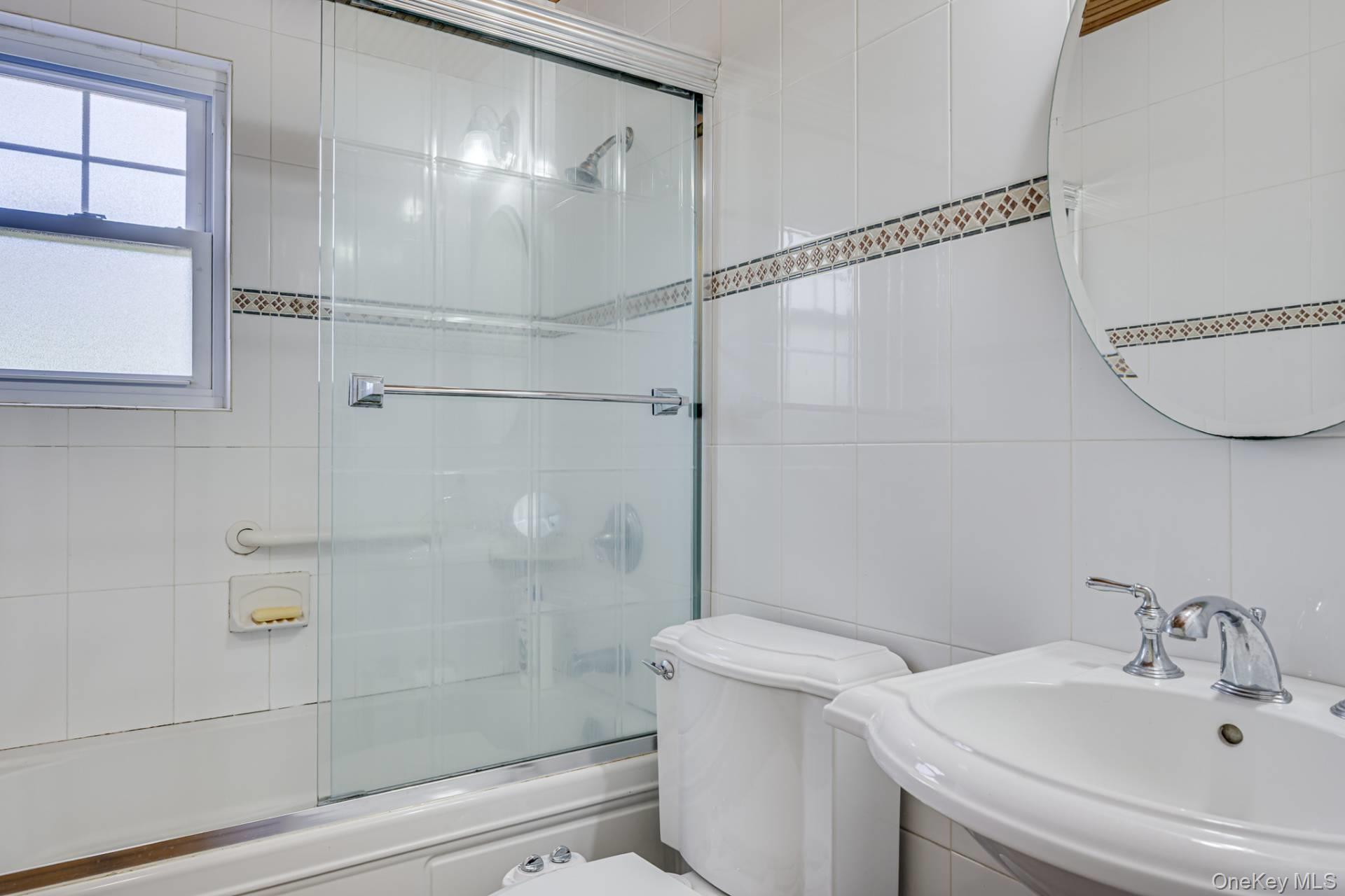 278 Big Fresh Pond Road, Southampton, NY 11968