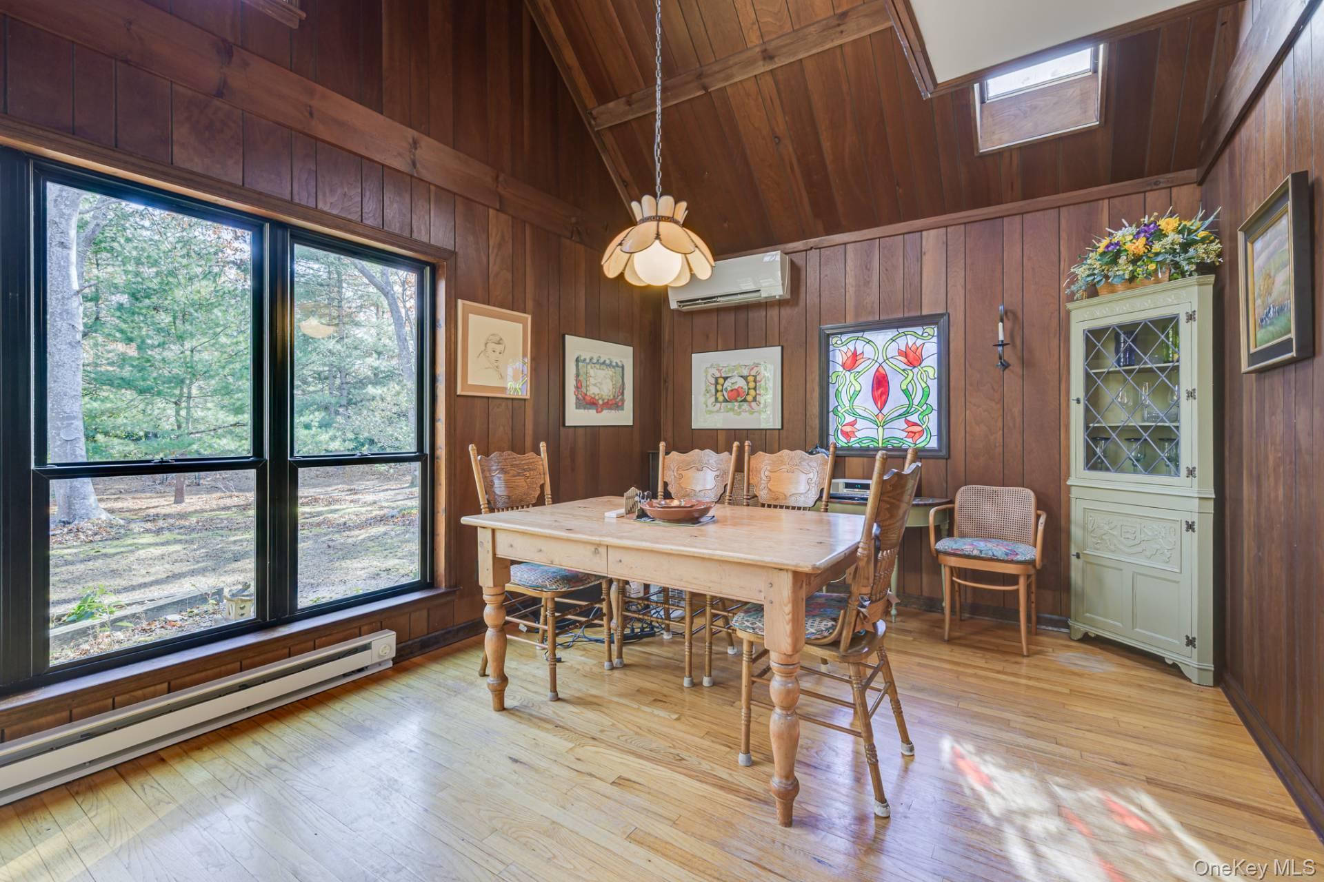 278 Big Fresh Pond Road, Southampton, NY 11968