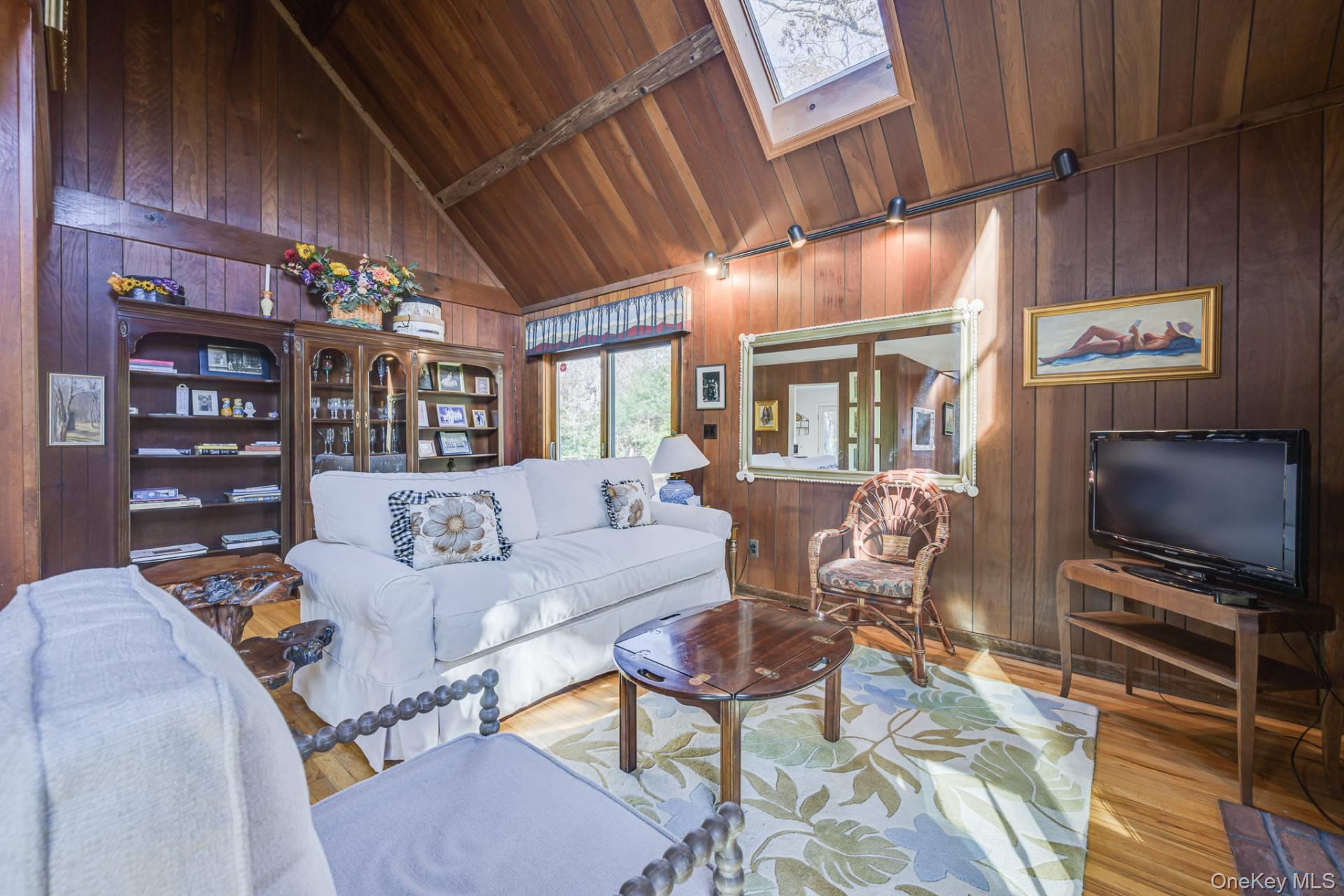 278 Big Fresh Pond Road, Southampton, NY 11968