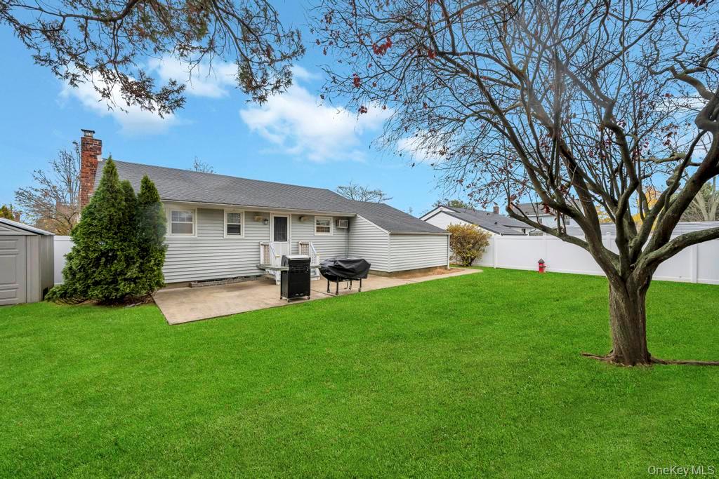 24 W Oak Street, Farmingdale, NY 11735