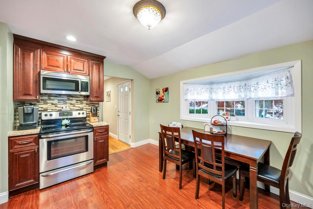 24 W Oak Street, Farmingdale, NY 11735