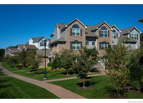 34 Village Plaza Drive # 34, Ronkonkoma, NY 11779