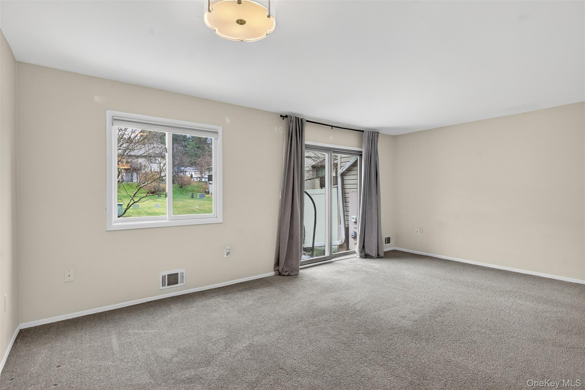 8 Knightsbridge # A, Poughkeepsie, NY 12603