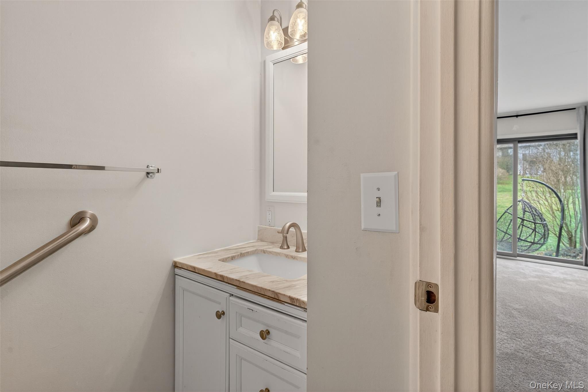 8 Knightsbridge # A, Poughkeepsie, NY 12603