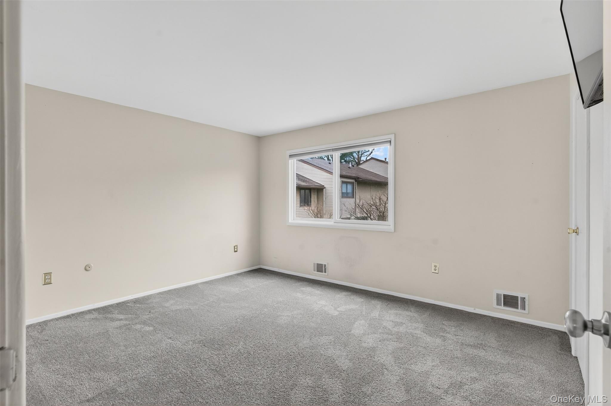 8 Knightsbridge # A, Poughkeepsie, NY 12603