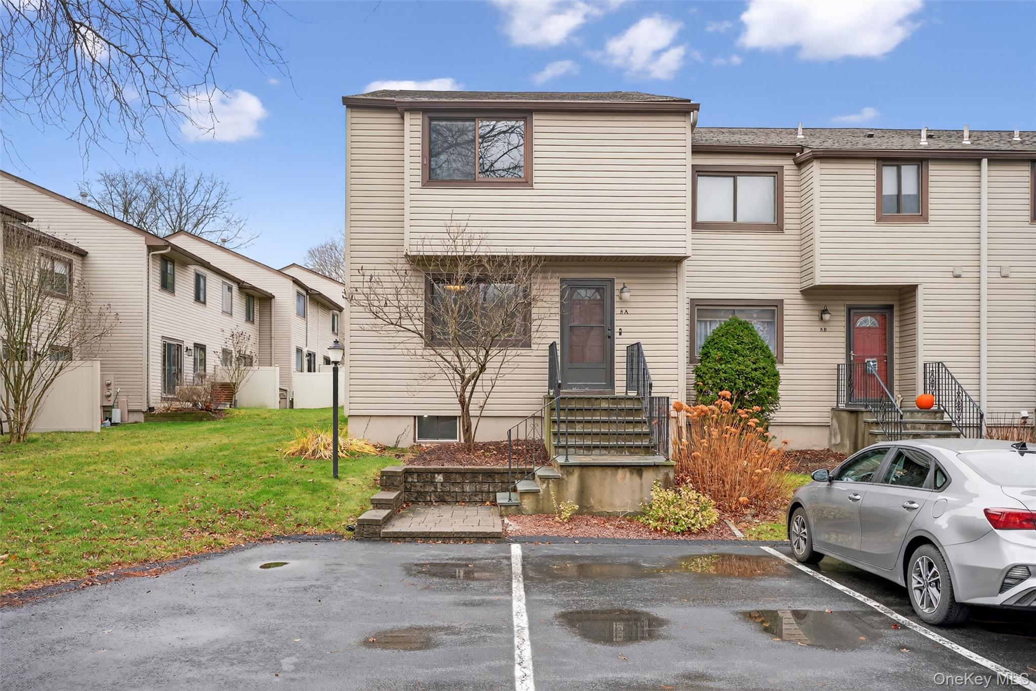 8 Knightsbridge # A, Poughkeepsie, NY 12603