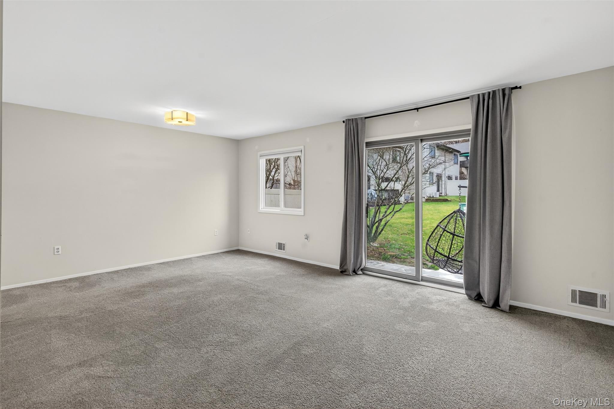 8 Knightsbridge # A, Poughkeepsie, NY 12603