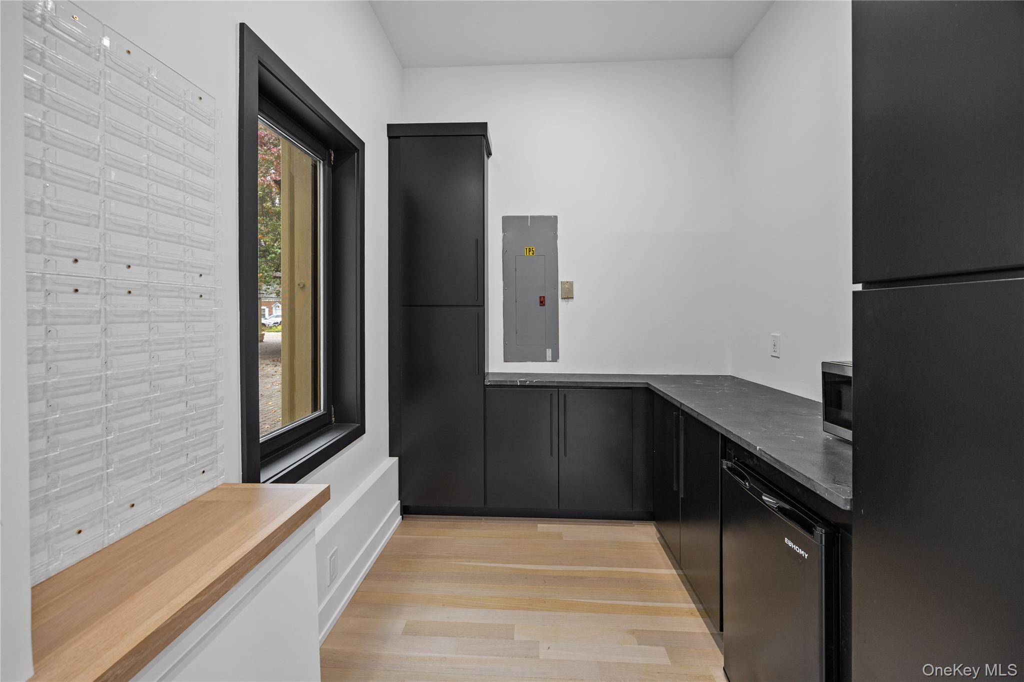 25 N Main Street # 4, Call Listing Agent, CT 06757