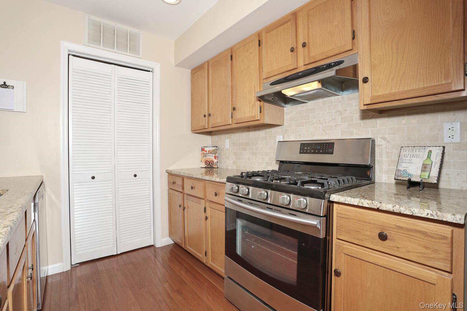 262 E Crooked Hill Road, Pearl River, NY 10965