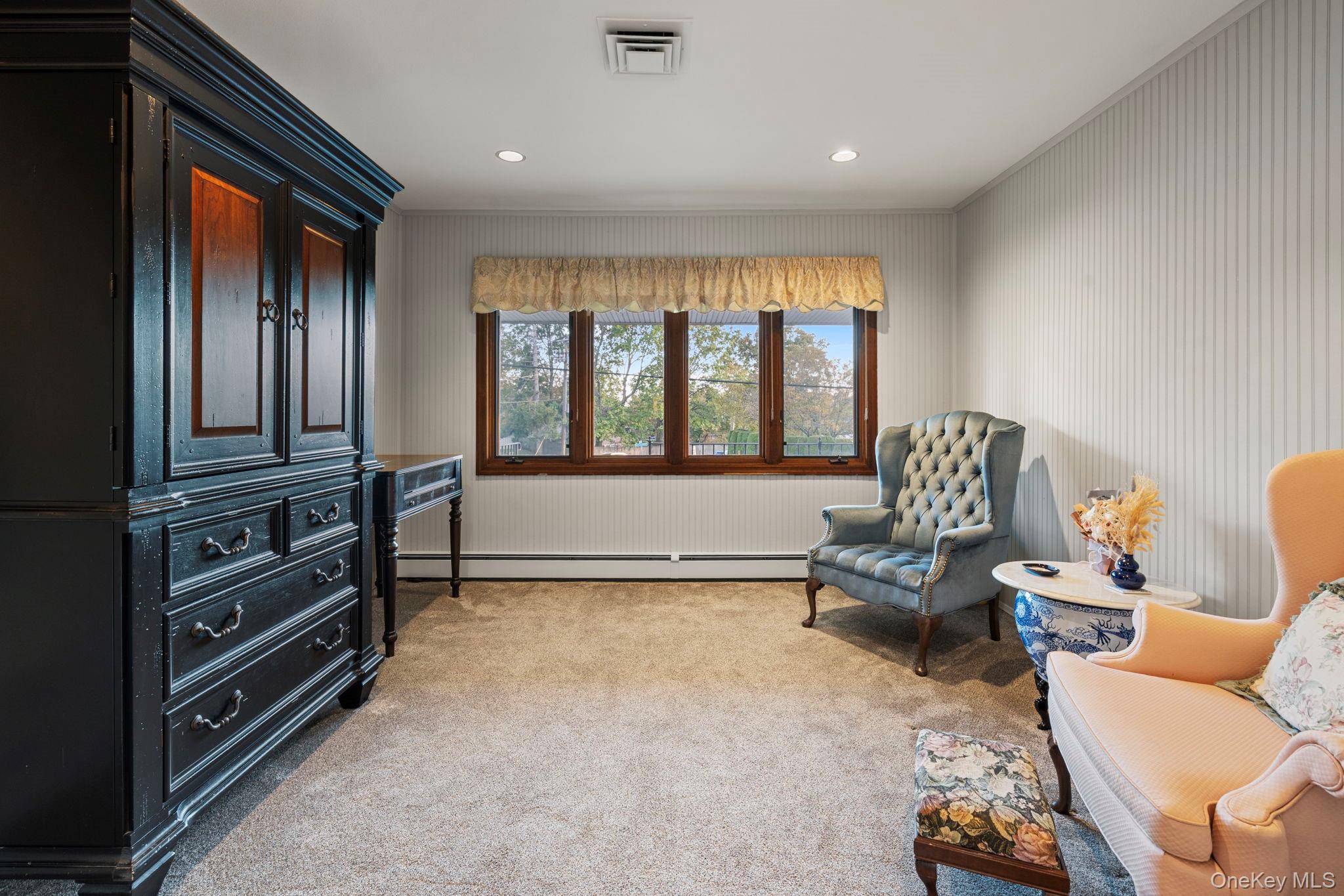 158 Old Courthouse Road, Manhasset Hills, NY 11040