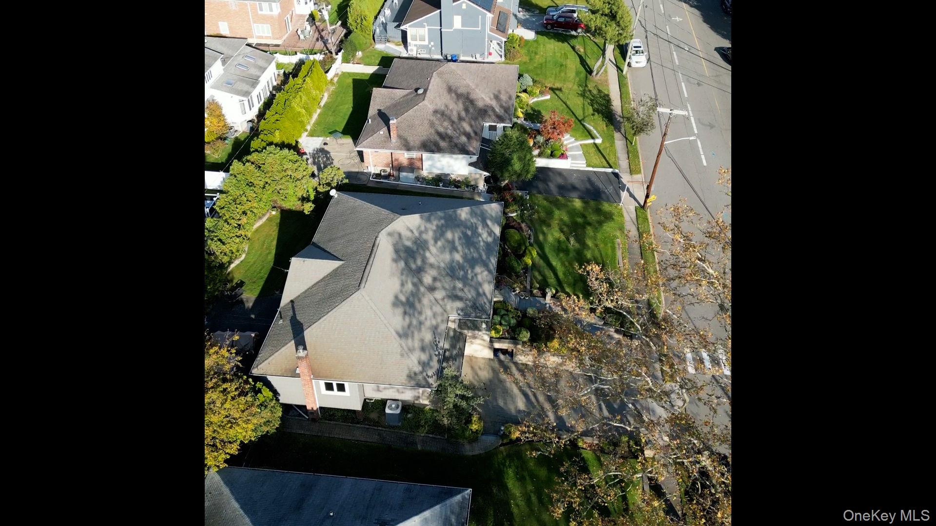 158 Old Courthouse Road, Manhasset Hills, NY 11040