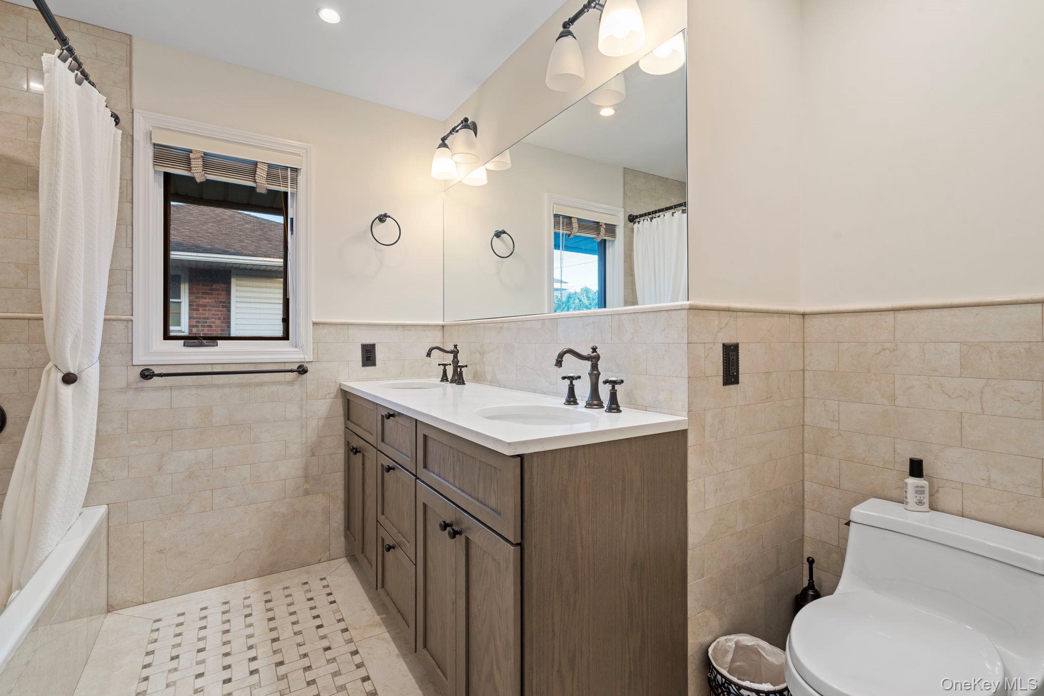 158 Old Courthouse Road, Manhasset Hills, NY 11040