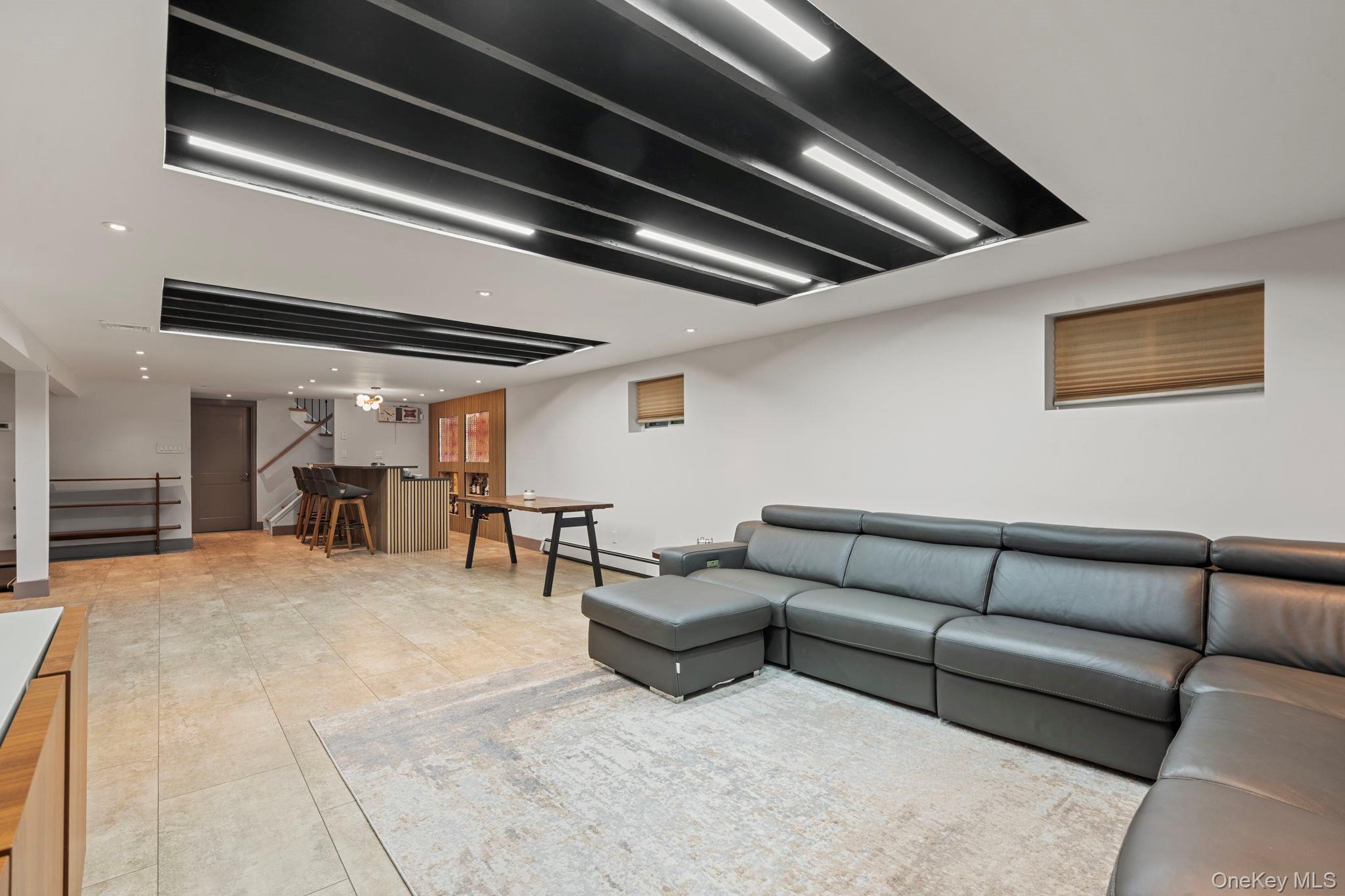 158 Old Courthouse Road, Manhasset Hills, NY 11040